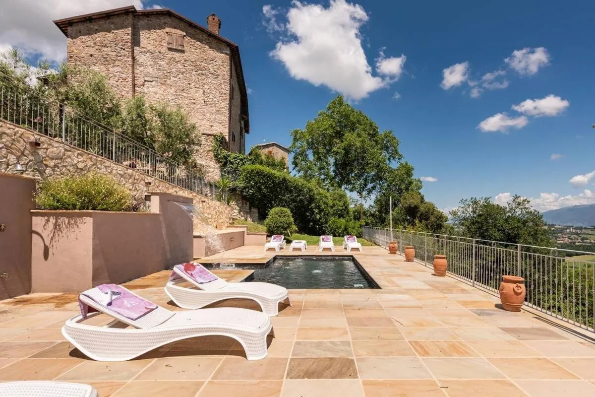 Hot Tub in Il Castello Di Perchia