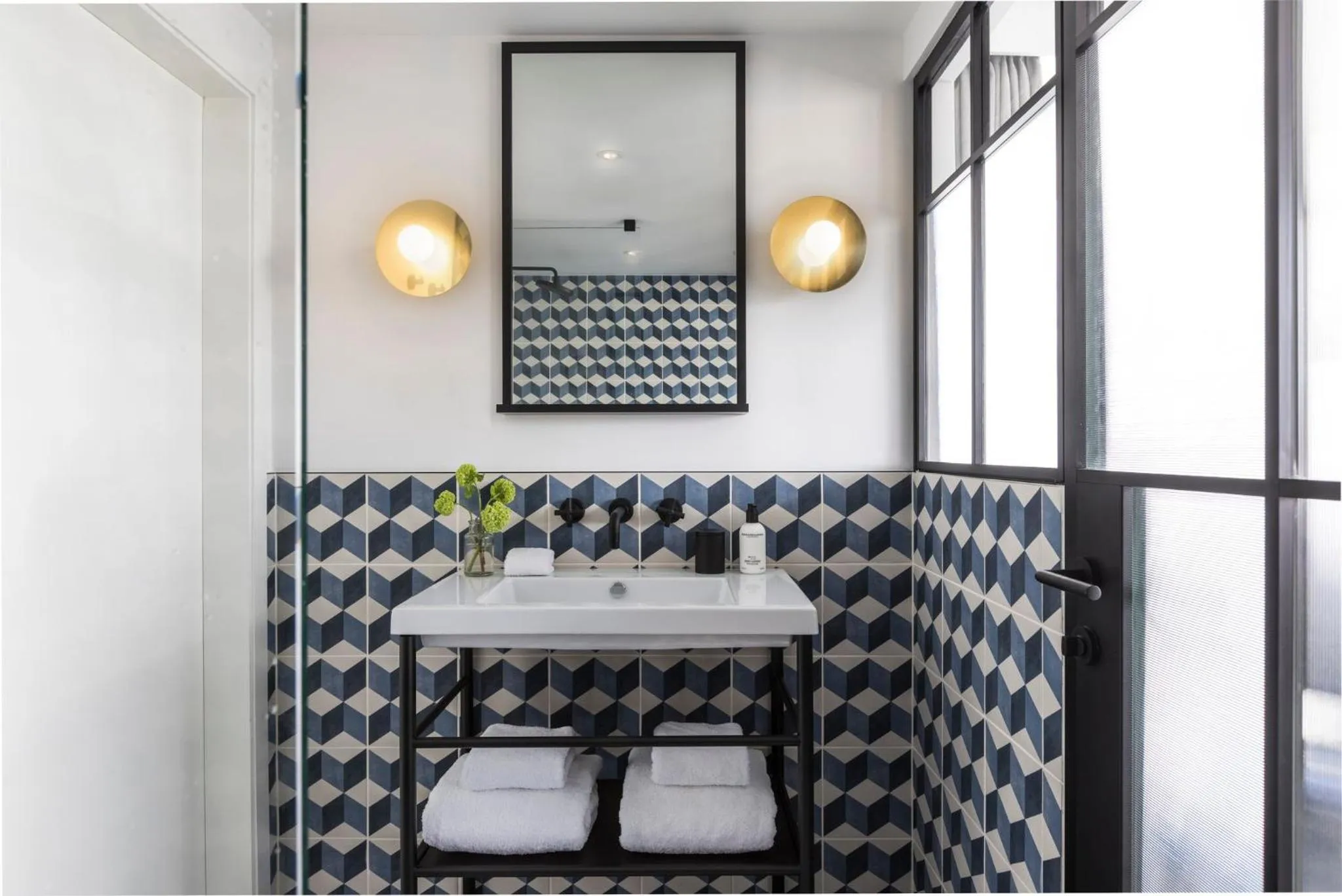 Bathroom in Kimpton De Witt Amsterdam by IHG