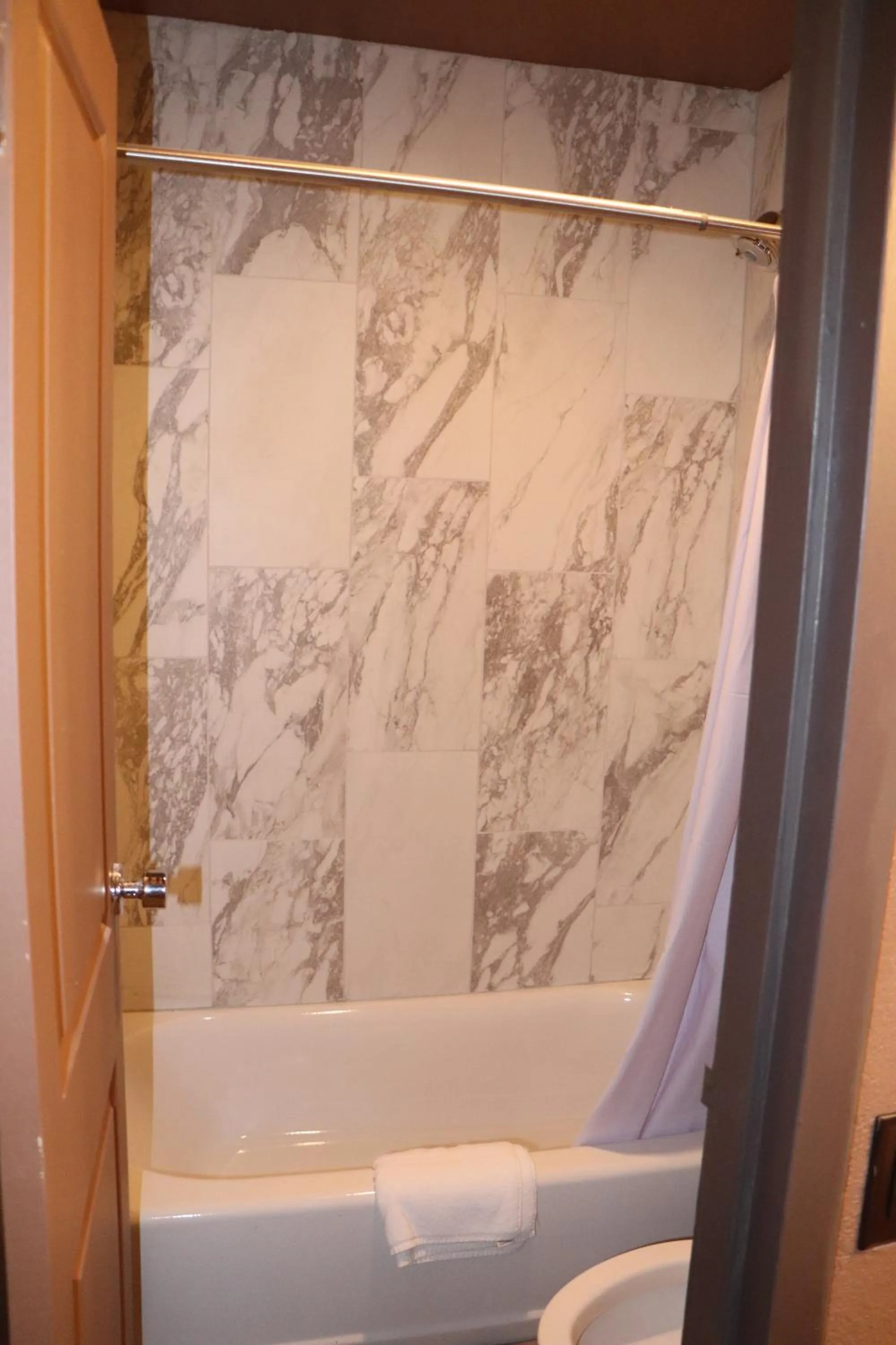 Shower in Historic Cow Palace Inn