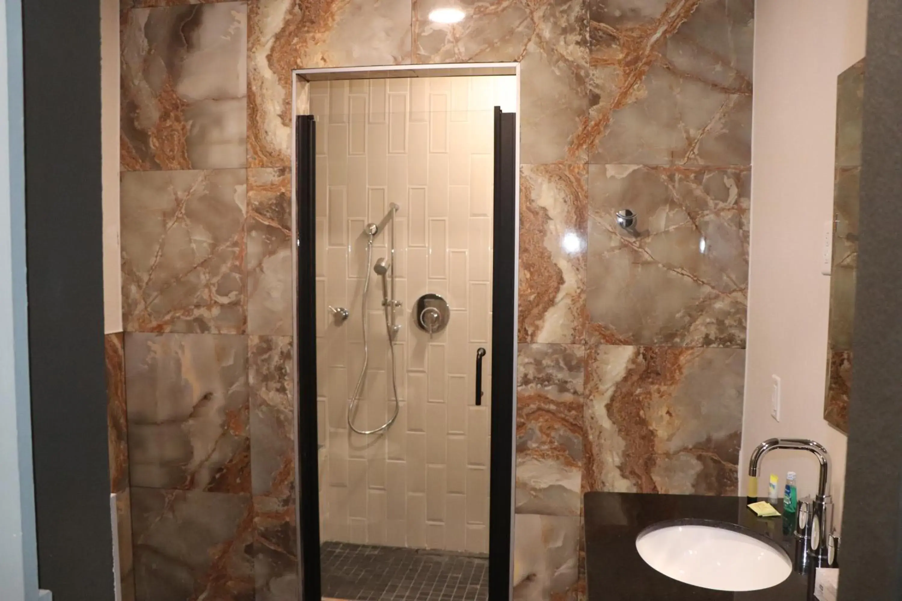 Suite with Spa Bath in Historic Cow Palace Inn Suite with Spa Bath in Historic Cow Palace Inn