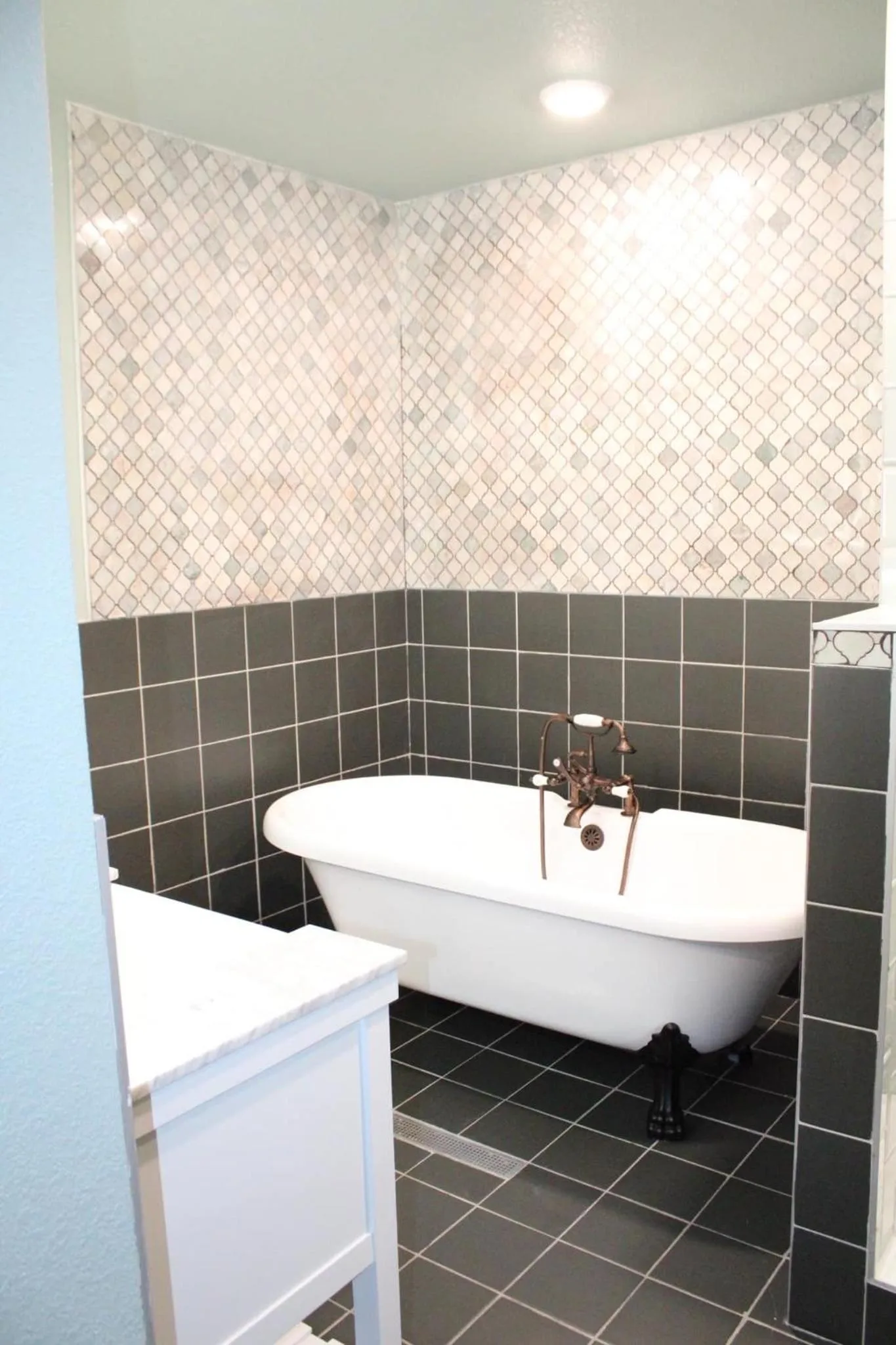 Bathroom in Historic Cow Palace Inn