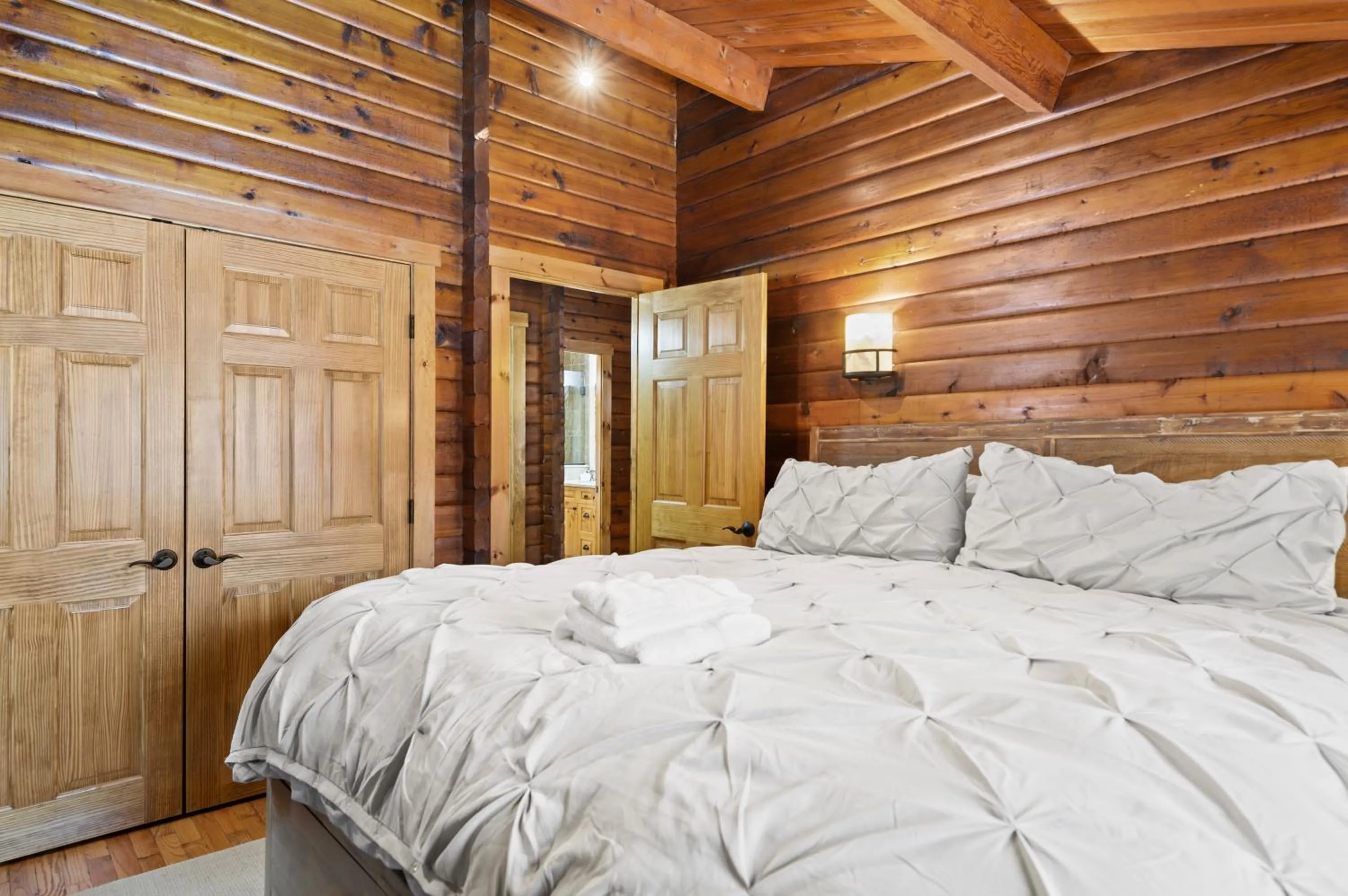 Bed in Brook Bound Inn