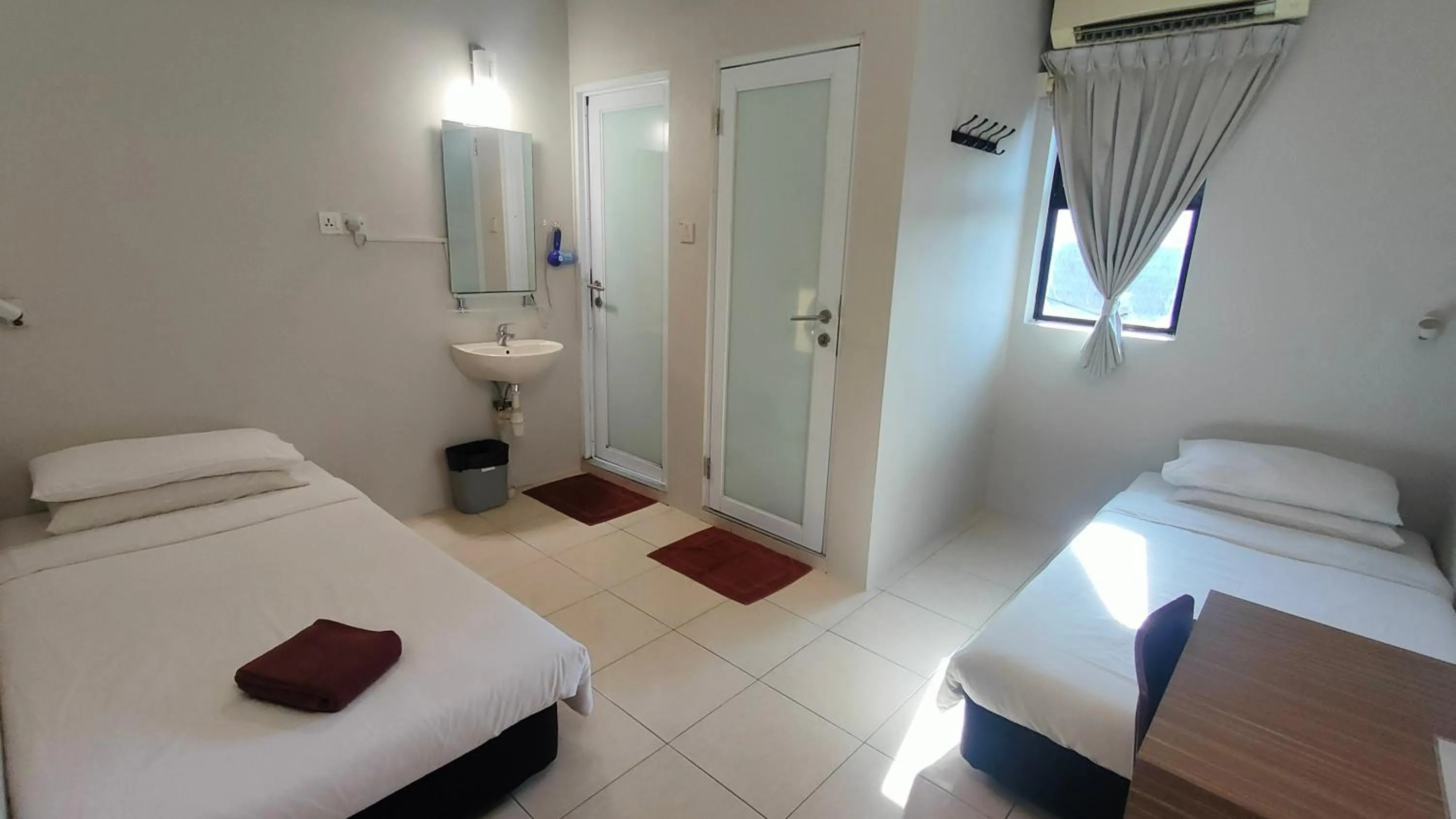 Bedroom, Bed in Walk Inn