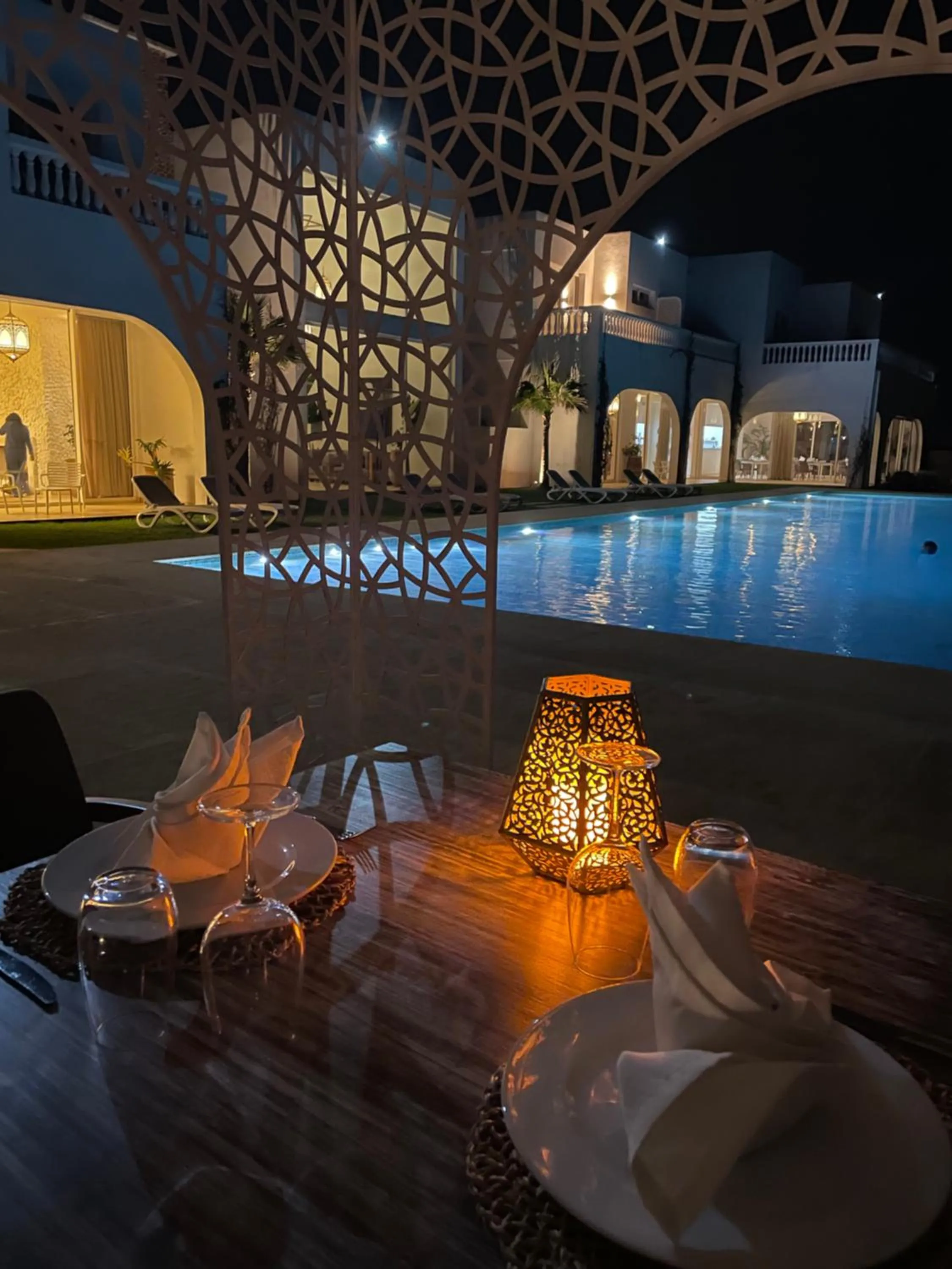 Night in Villa La Falaise