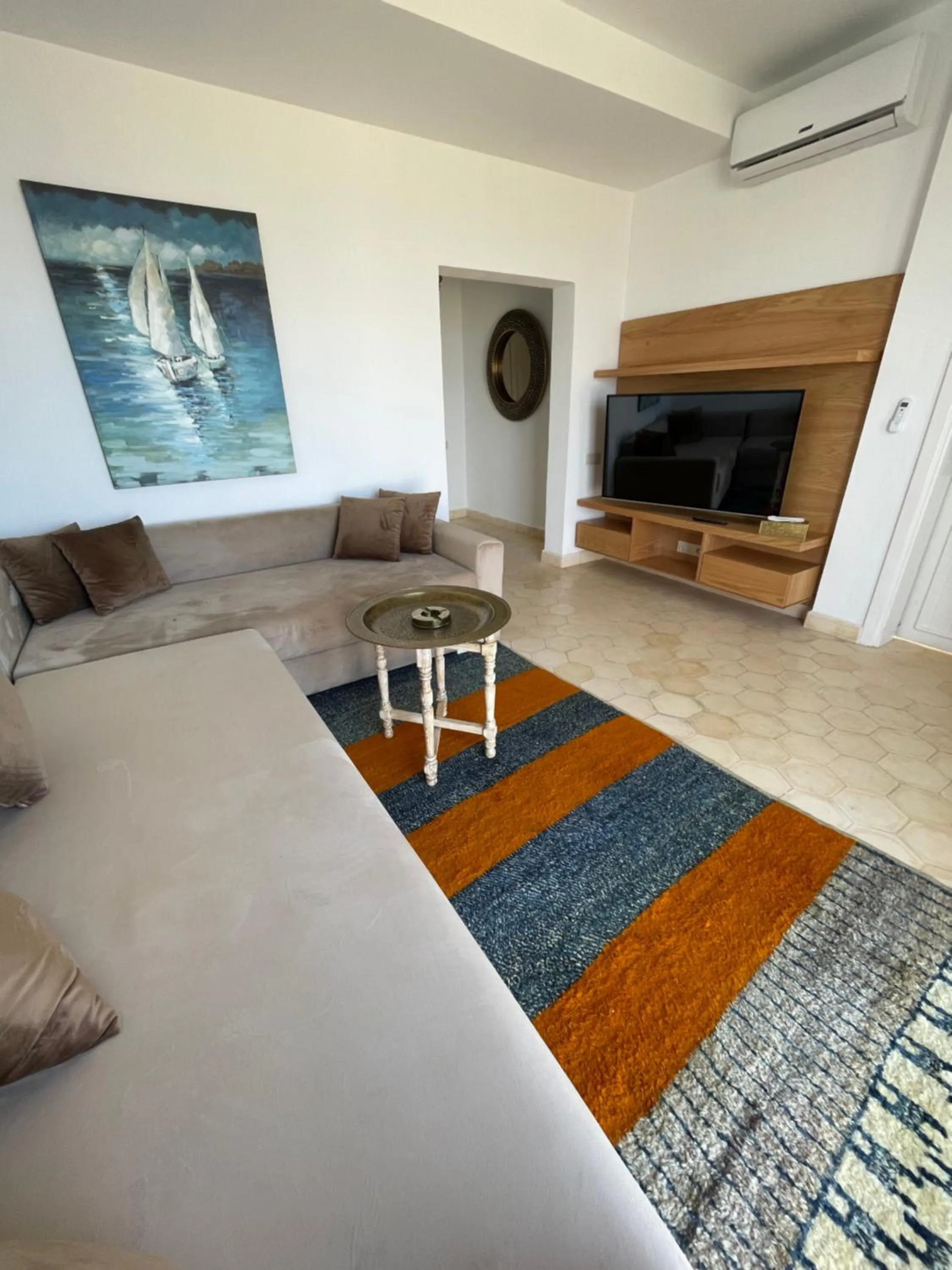 Communal lounge/ TV room in Villa La Falaise