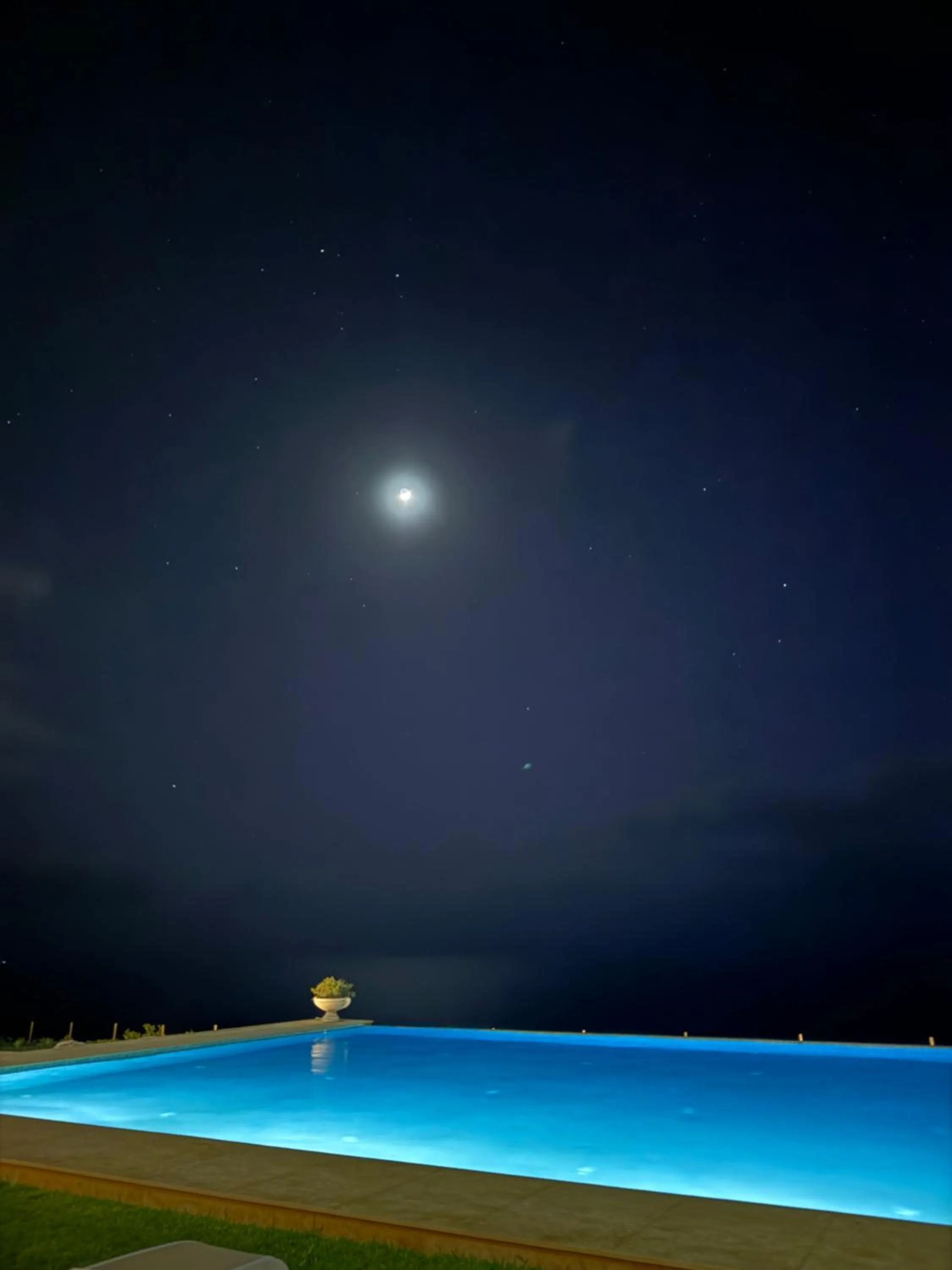 Night in Villa La Falaise