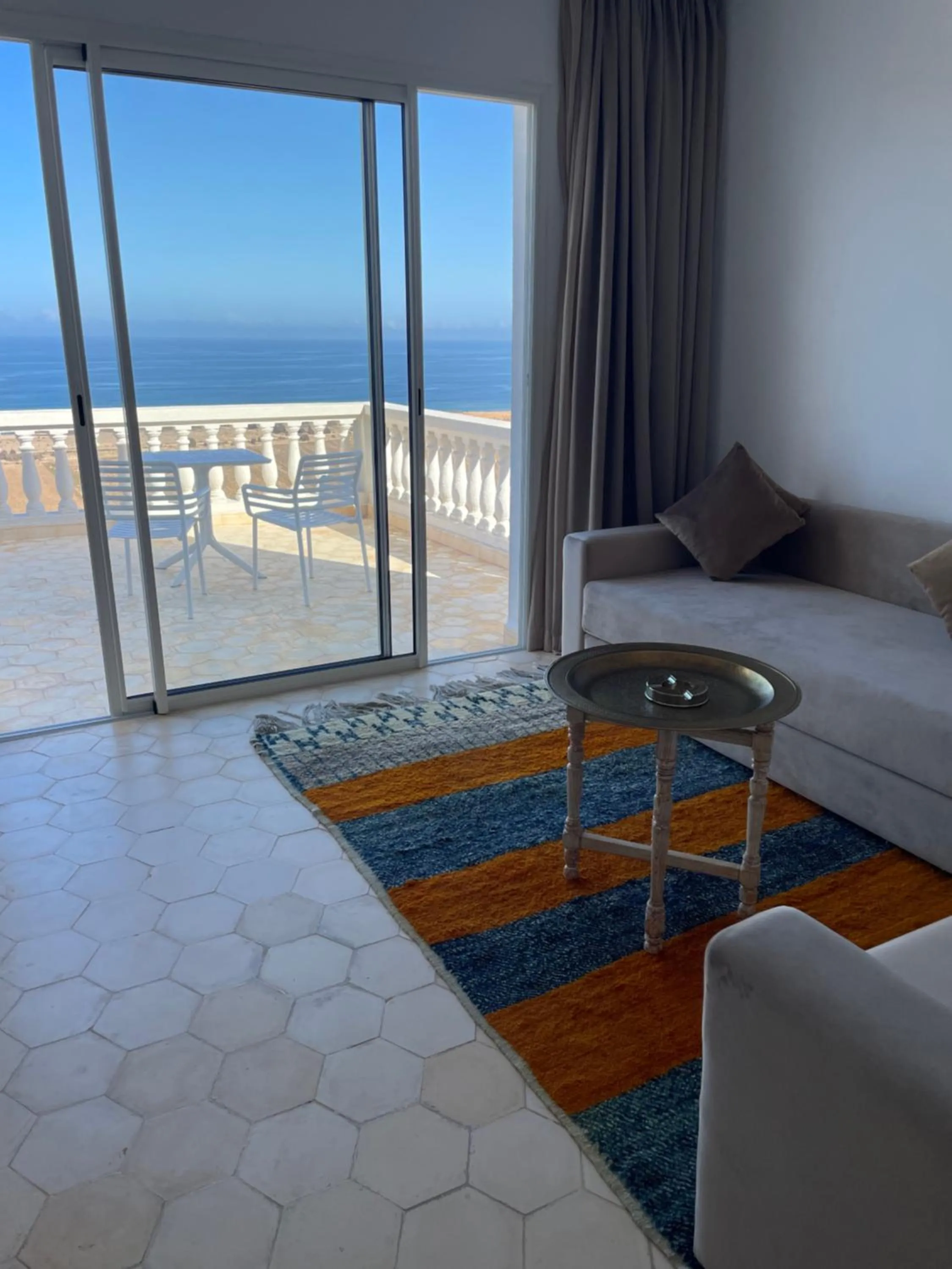 Living room, Bed in Villa La Falaise