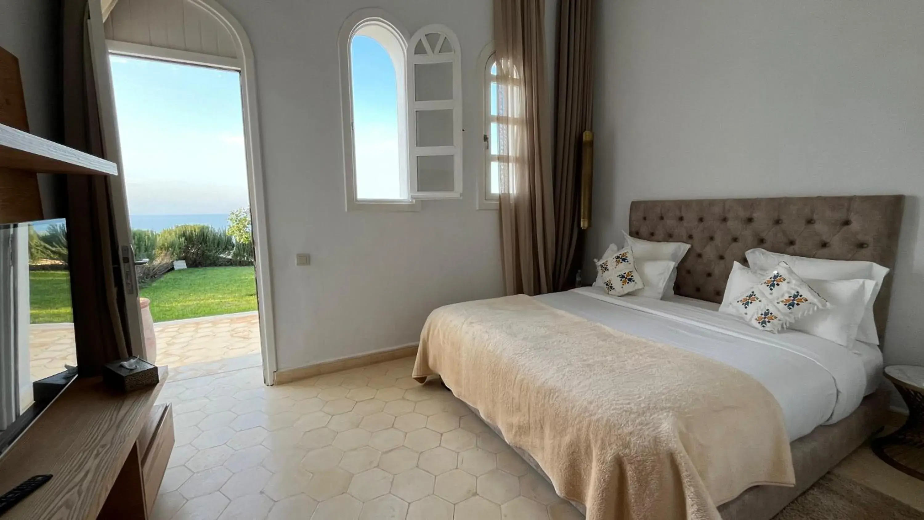 Double Room with Garden View - single occupancy in Villa La Falaise Double Room with Garden View - single occupancy in Villa La Falaise