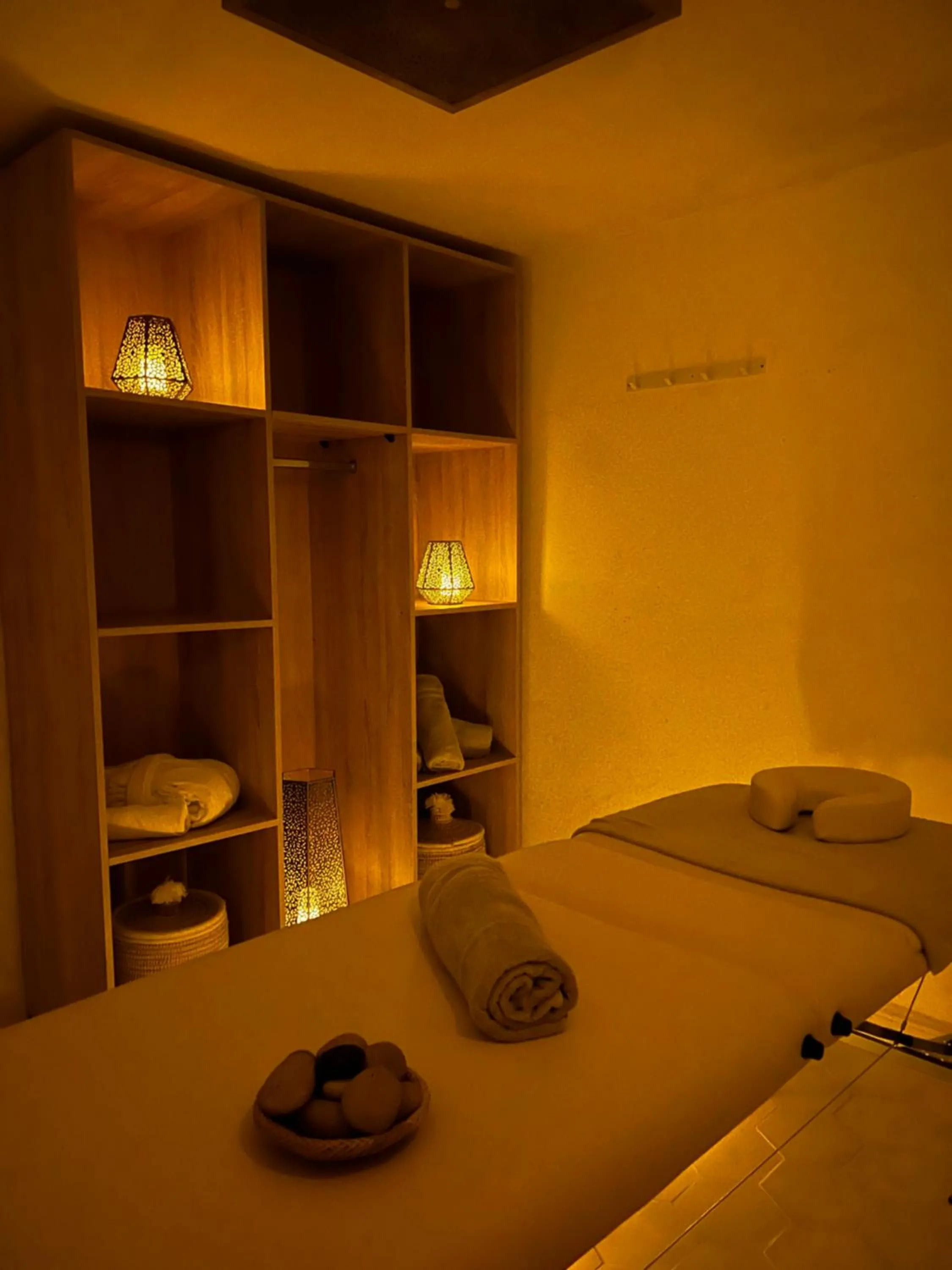 Massage, Bed in Villa La Falaise