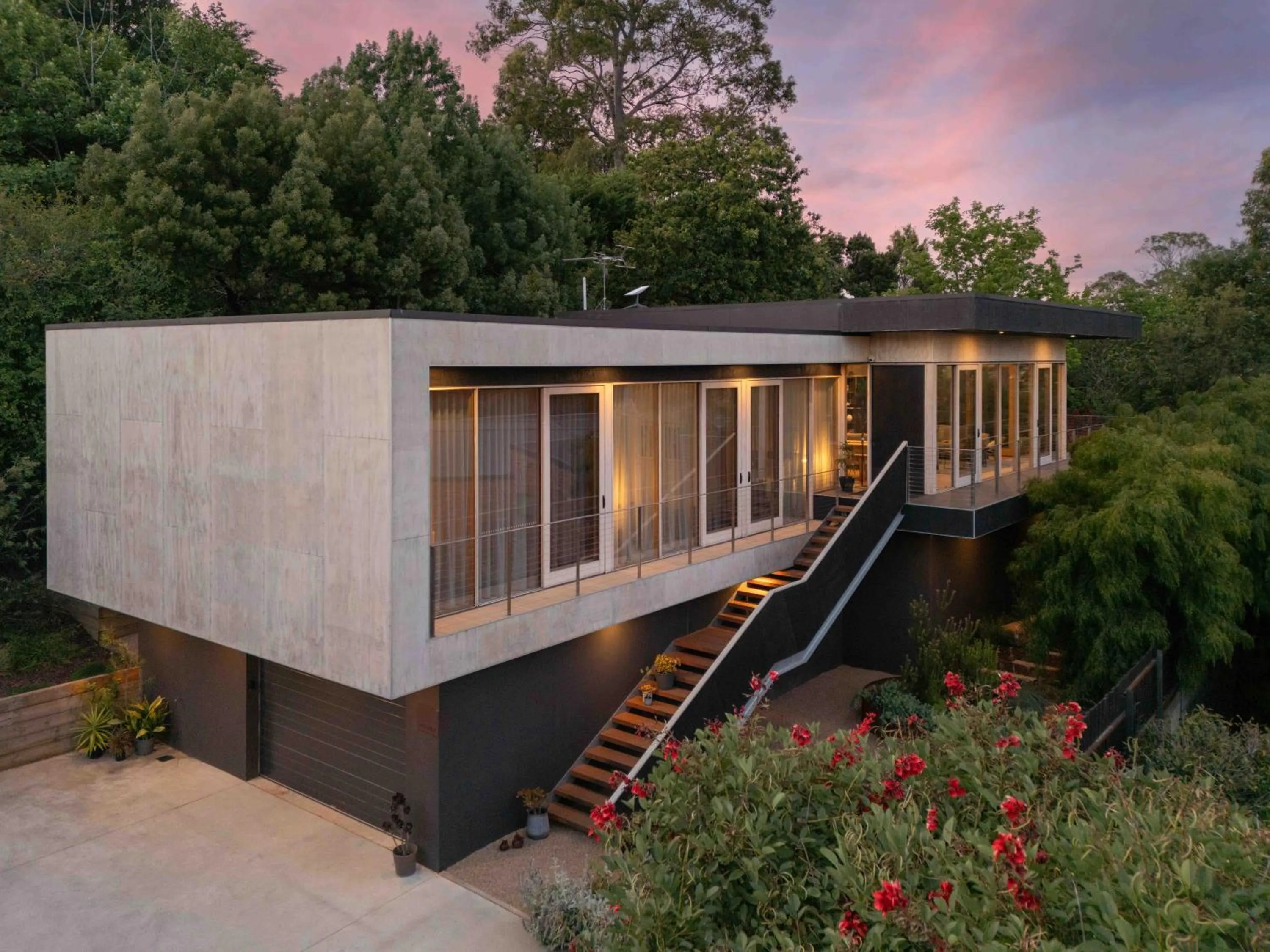 Property building in Jacquina - Yarra Valley