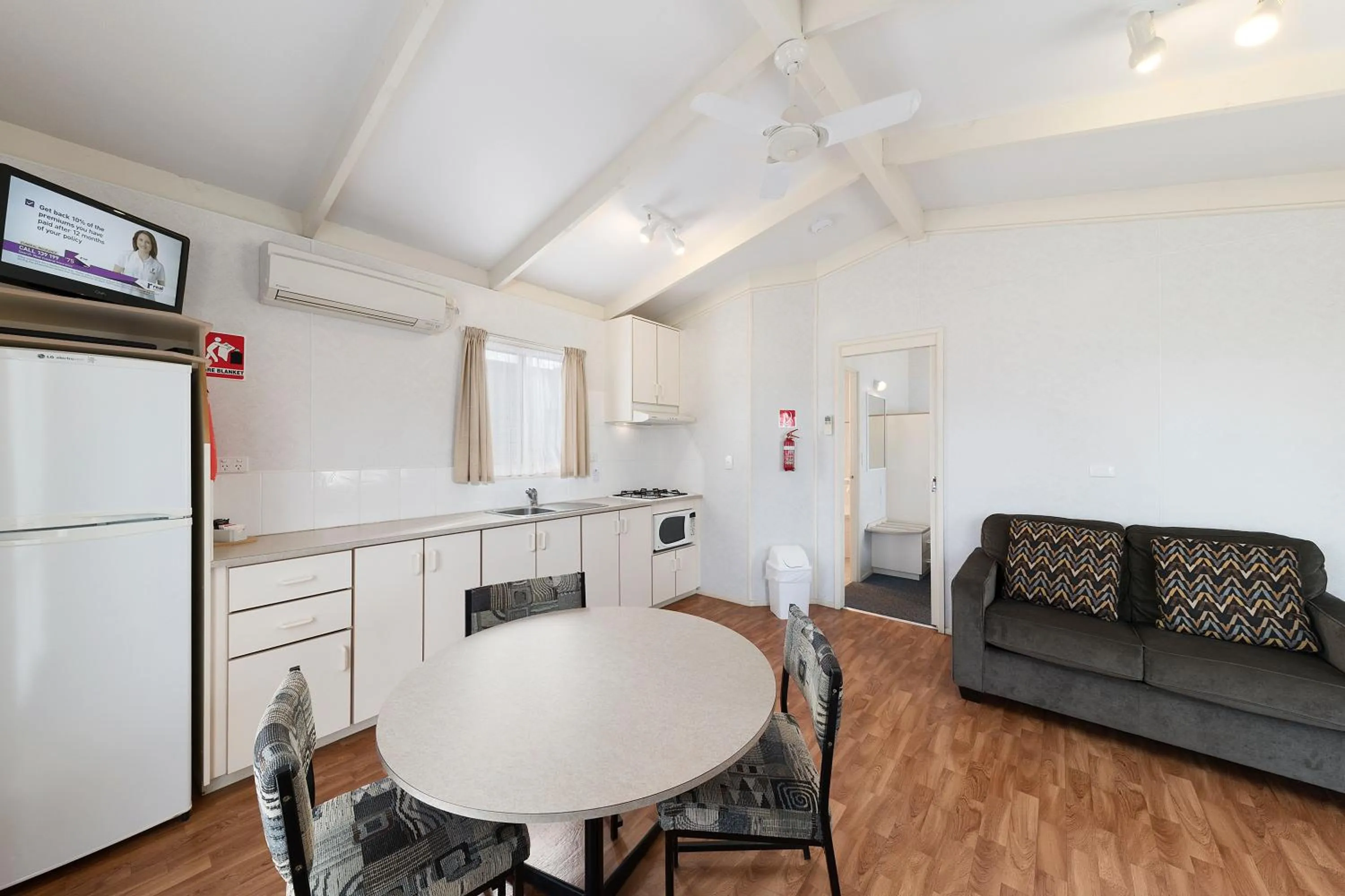 Kitchen or kitchenette in Benalla Tourist Park