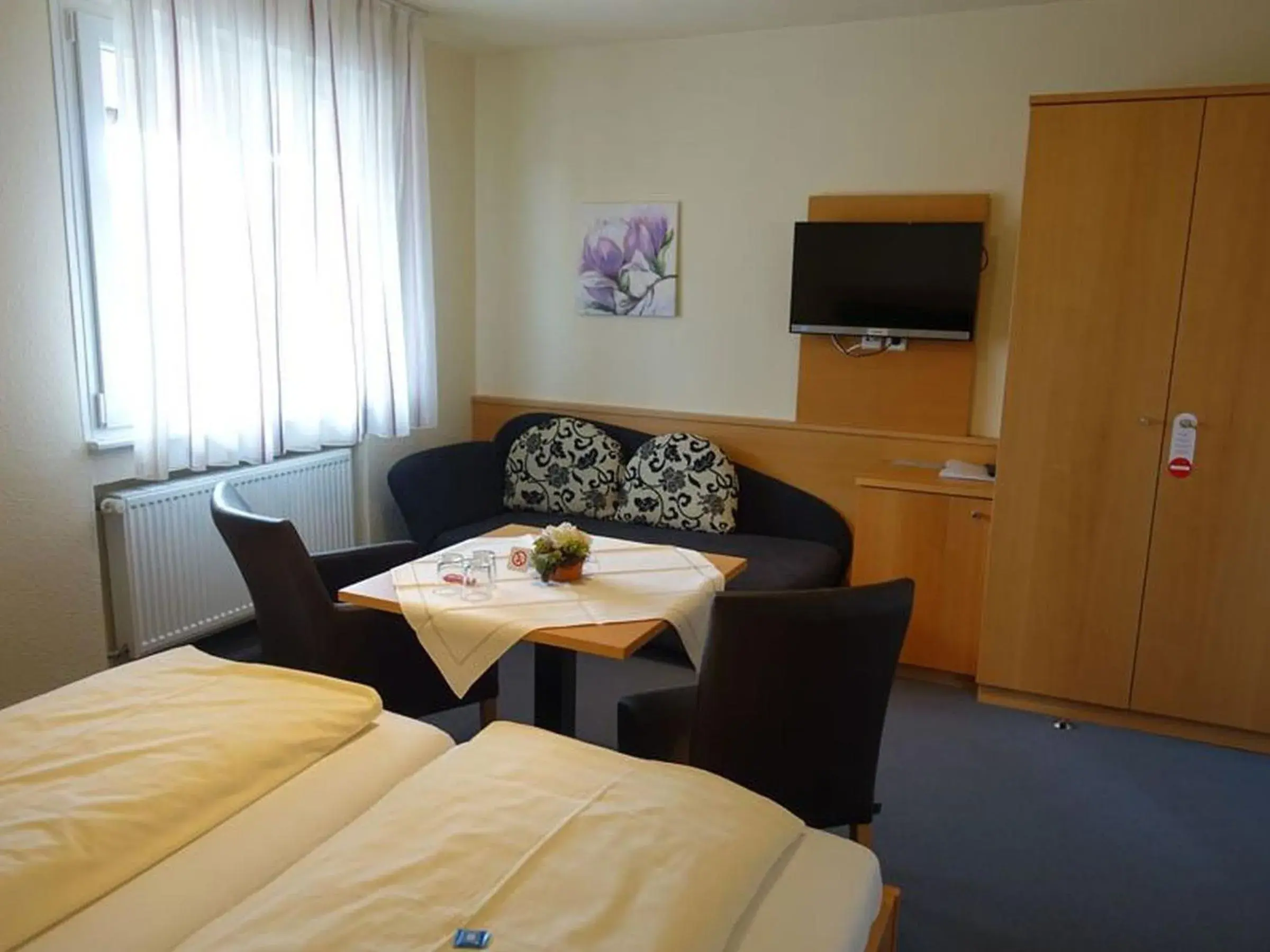 Standard Double Room with Balcony - single occupancy in Hotel Gasthaus Krone Standard Double Room with Balcony - single occupancy in Hotel Gasthaus Krone