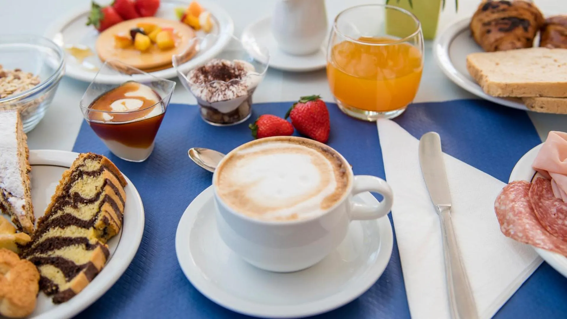 Buffet breakfast in Hotel Maria Serena