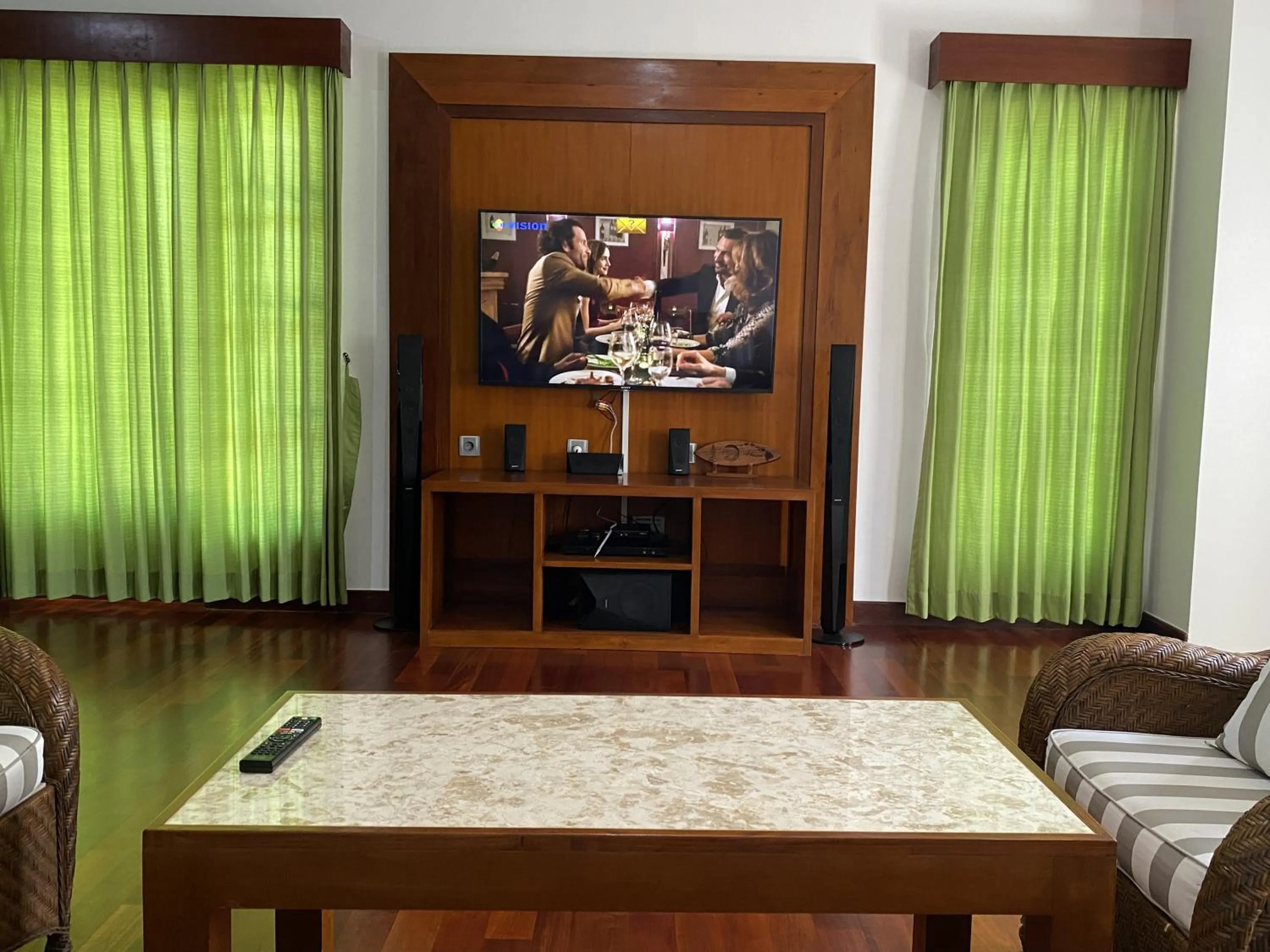 Communal lounge/ TV room in Medewi Surf Villa Luxury