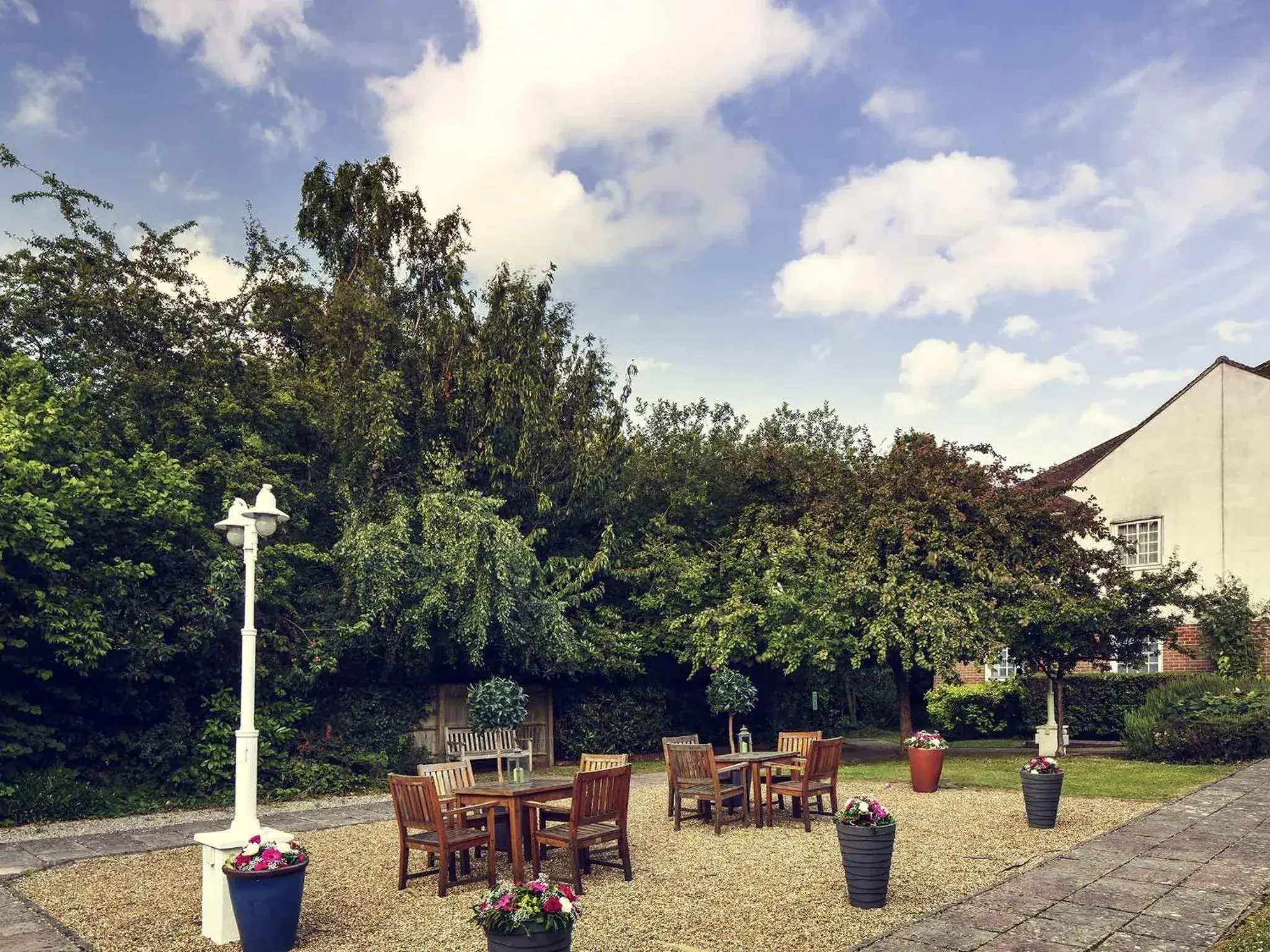 Property building in Mercure Tunbridge Wells Hotel Property building in Mercure Tunbridge Wells Hotel