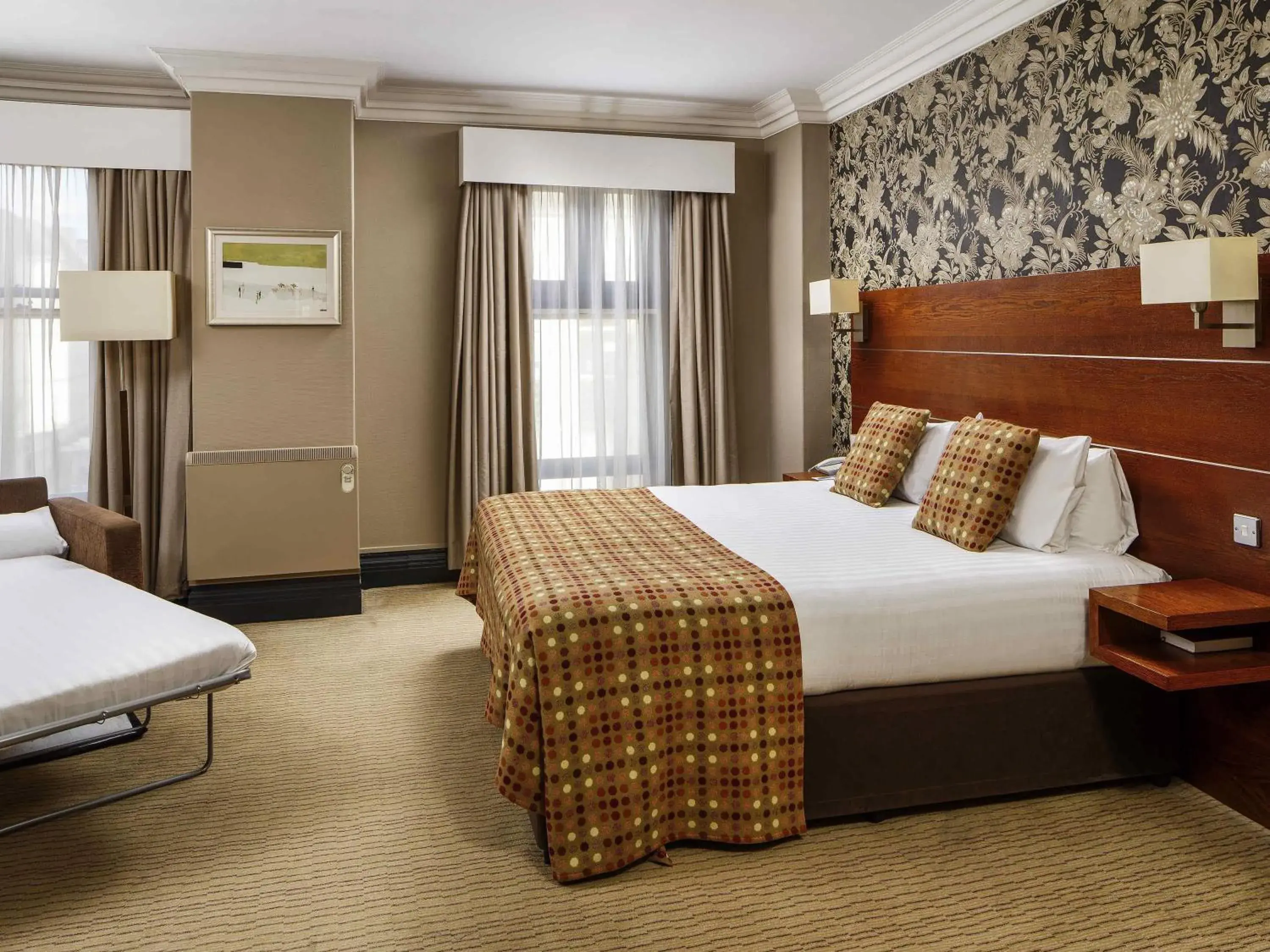 Bedroom, Bed in Mercure Tunbridge Wells Hotel Bedroom, Bed in Mercure Tunbridge Wells Hotel