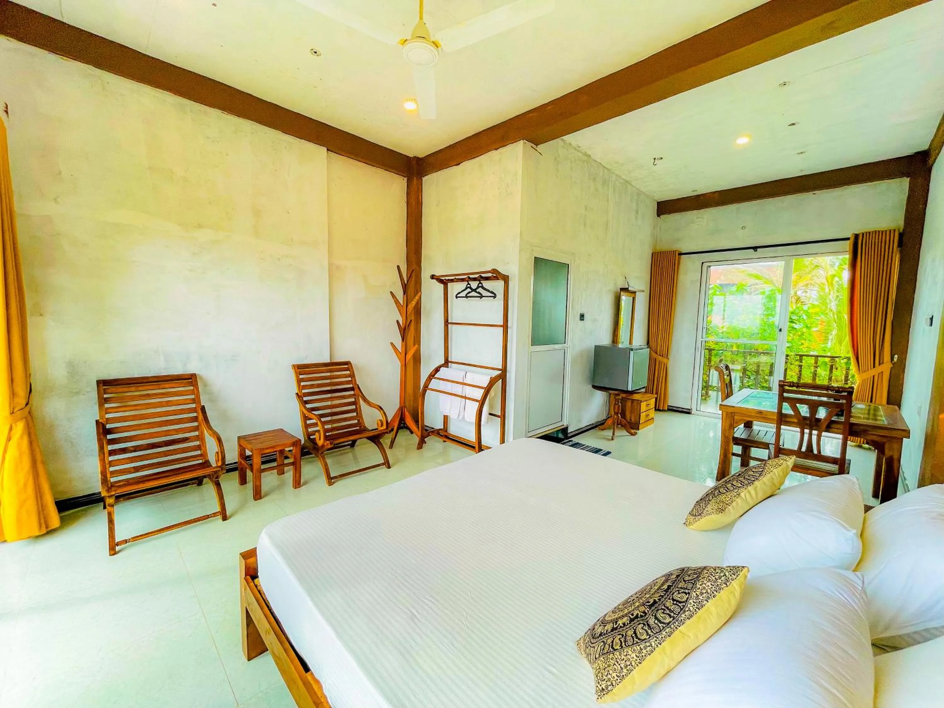 Bedroom in Blowhole Unawatuna