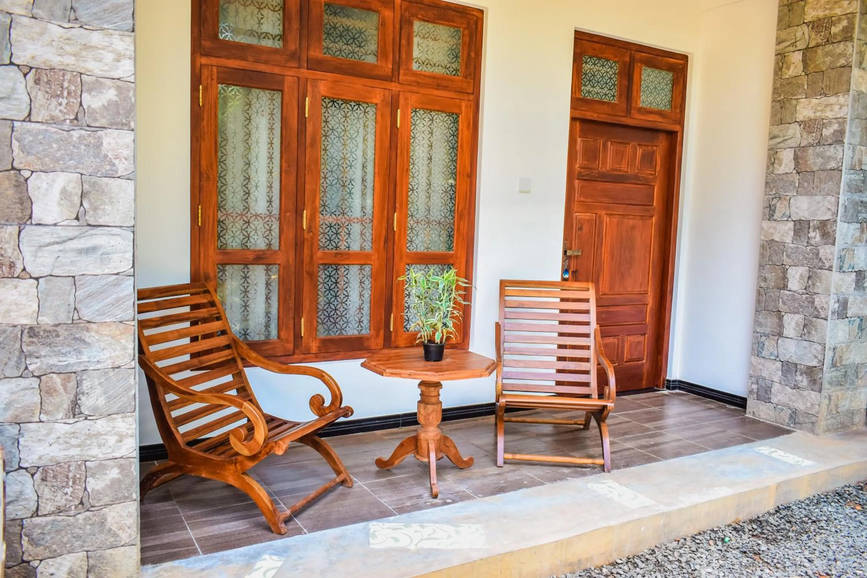 Day in Blowhole Unawatuna