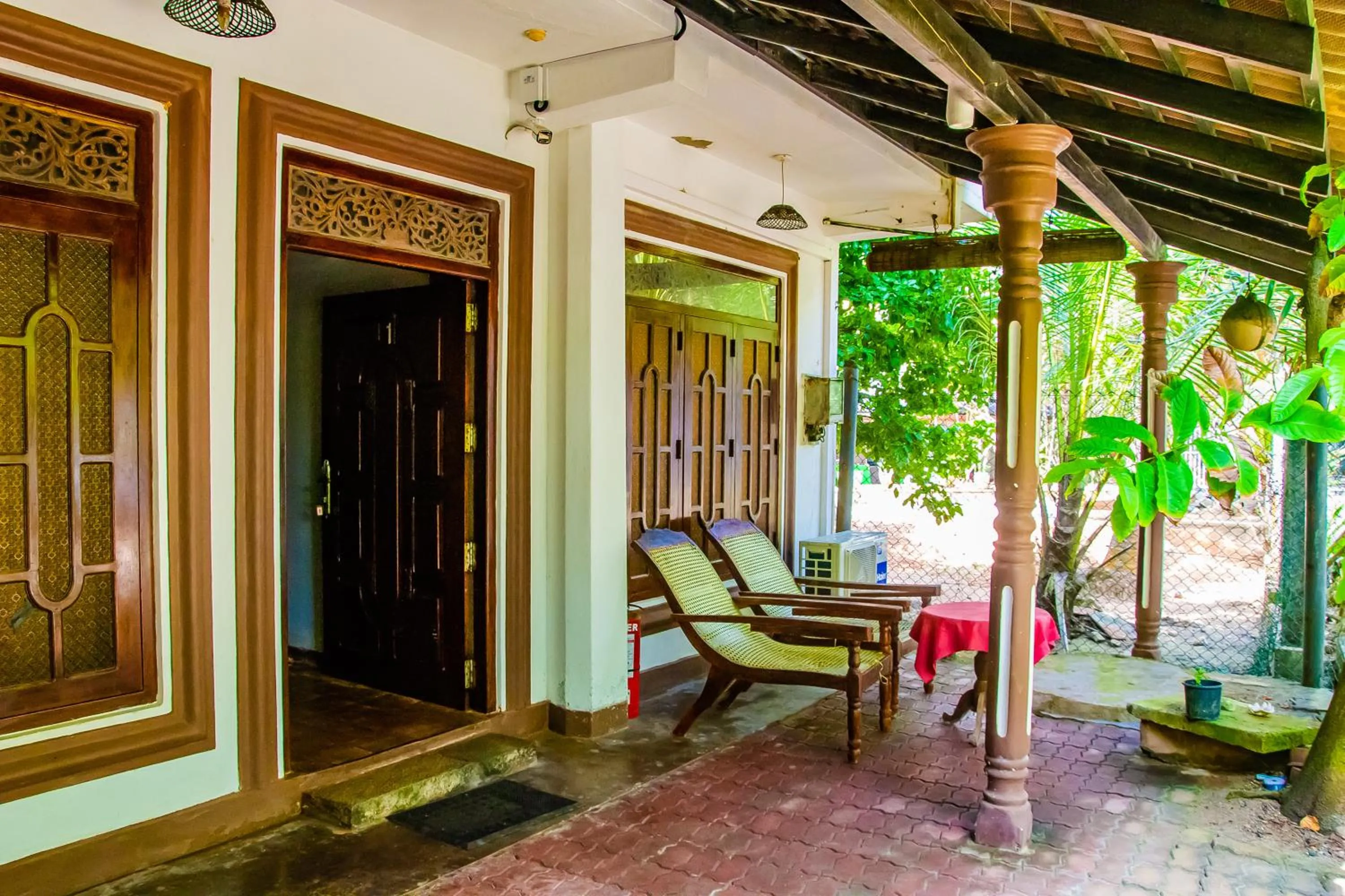 Facade/entrance in Blowhole Unawatuna