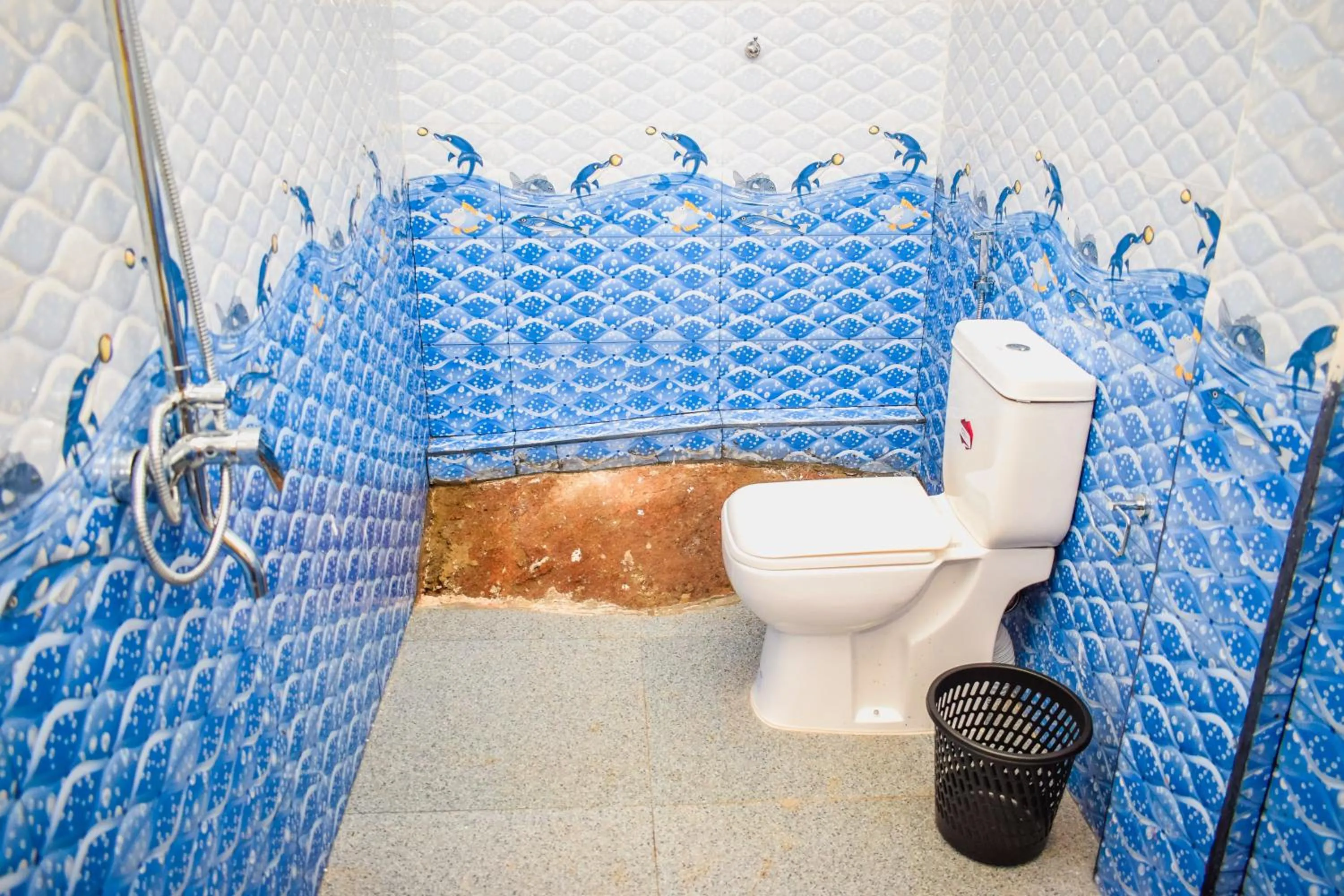 Shower in Blowhole Unawatuna