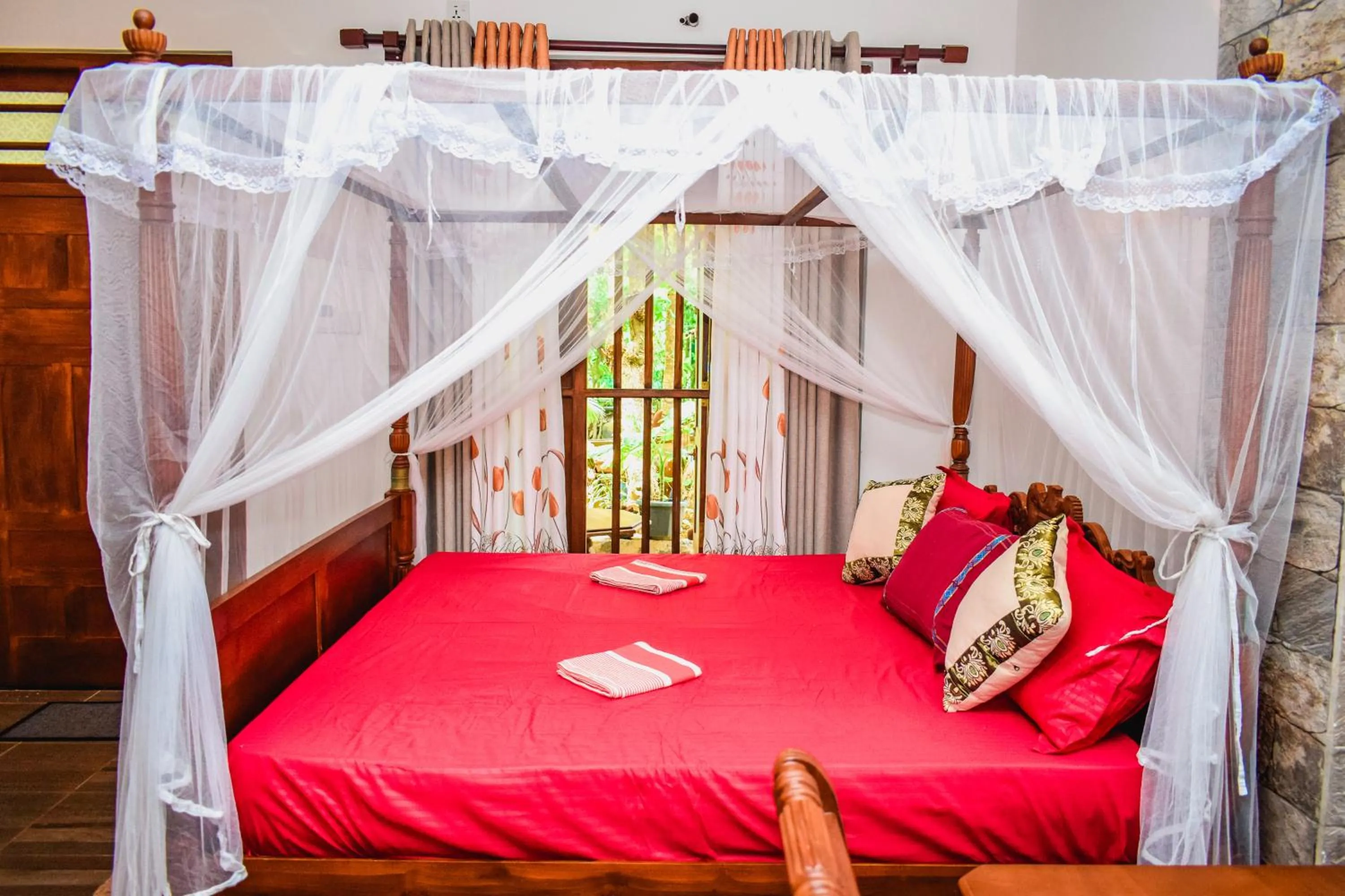 Bed in Blowhole Unawatuna