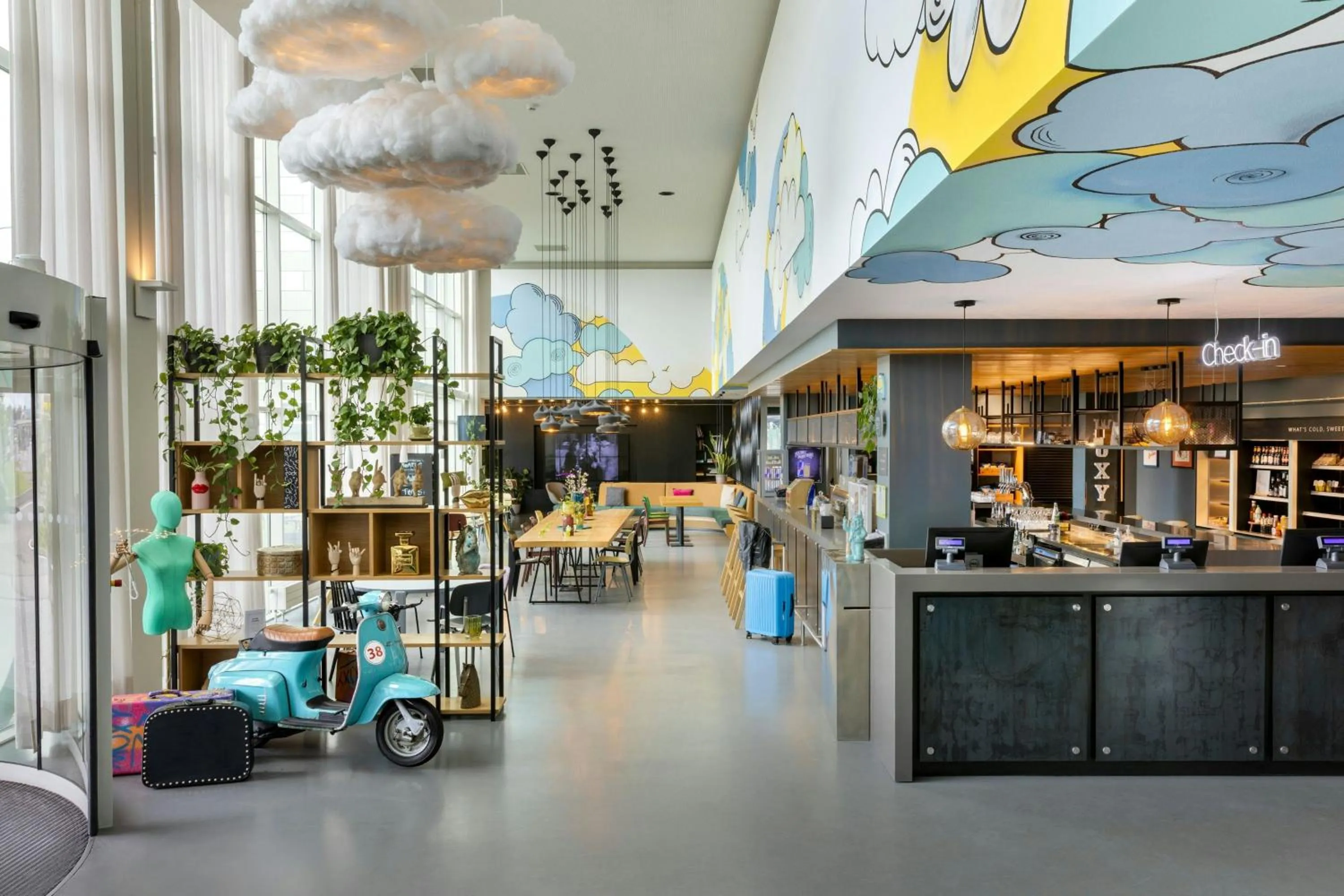 Lobby or reception in Moxy Milan Malpensa Airport