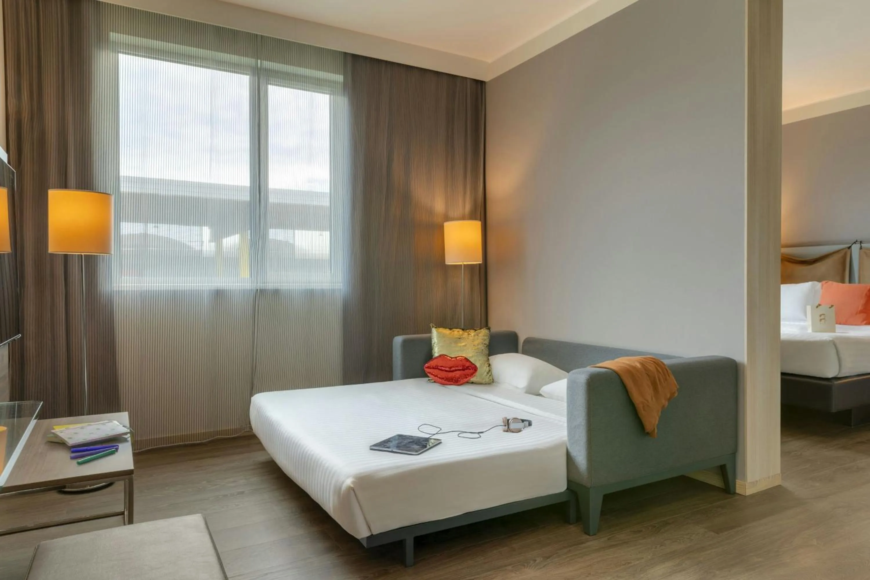 Bedroom, Bed in Moxy Milan Malpensa Airport