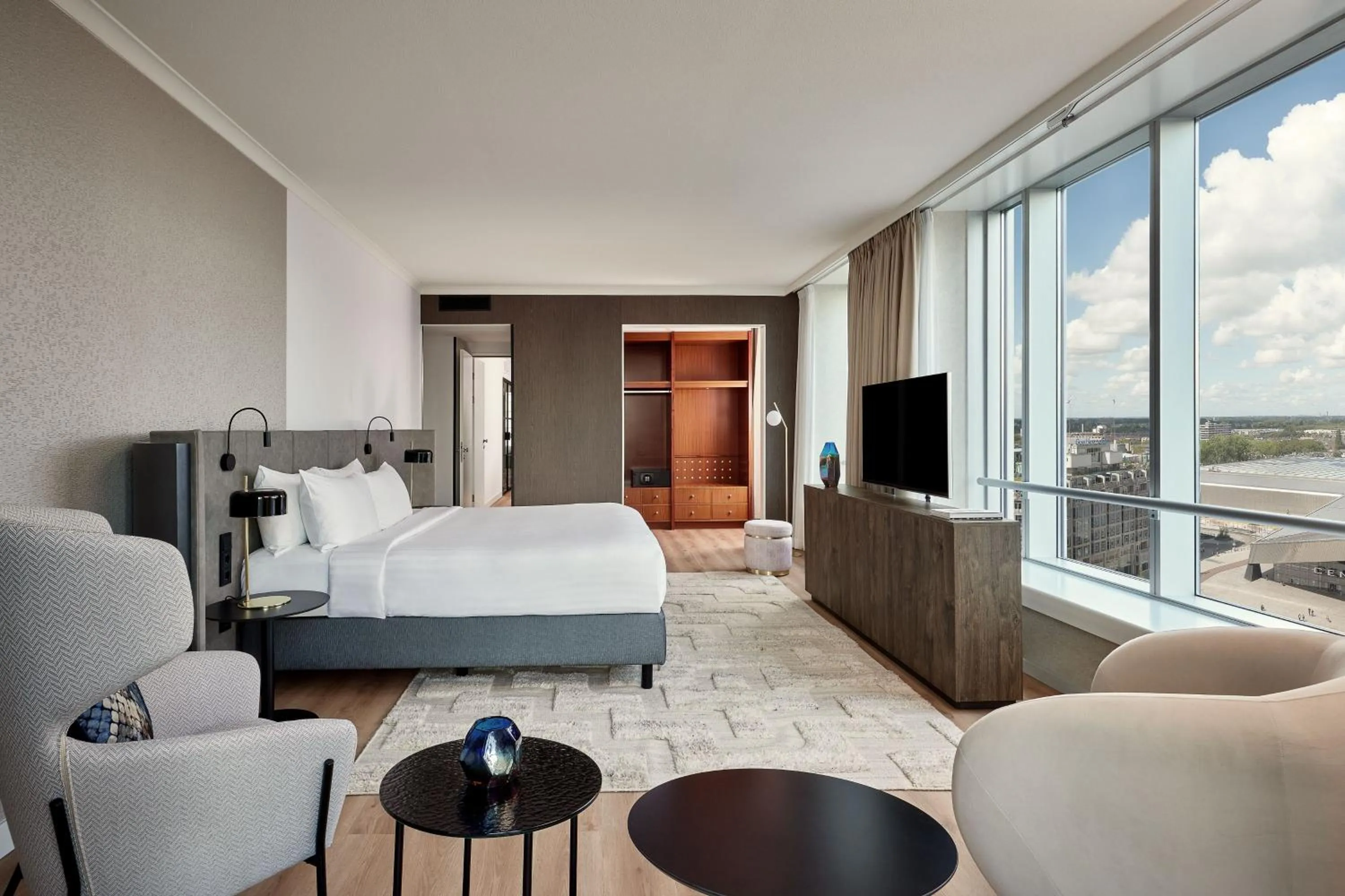 Bedroom, Bed in Rotterdam Marriott Hotel