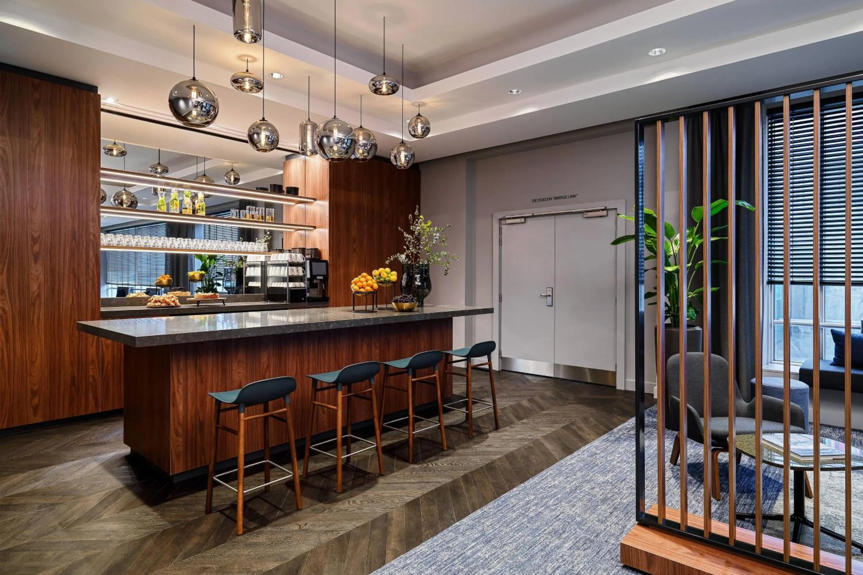 Lounge or bar in Rotterdam Marriott Hotel