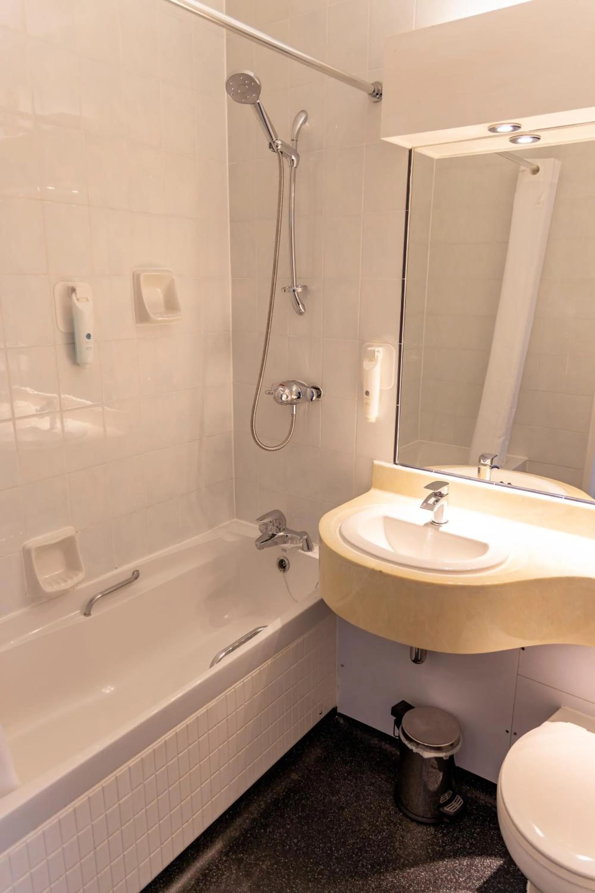 Roebuck by Greene King Inns