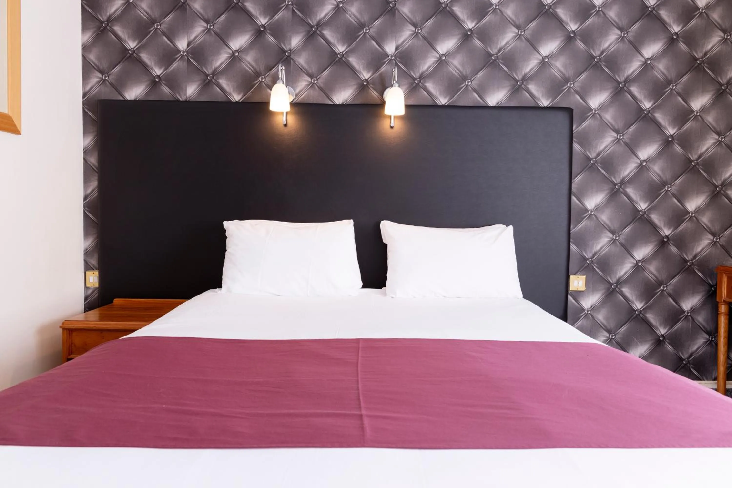 Bed in Roebuck by Greene King Inns