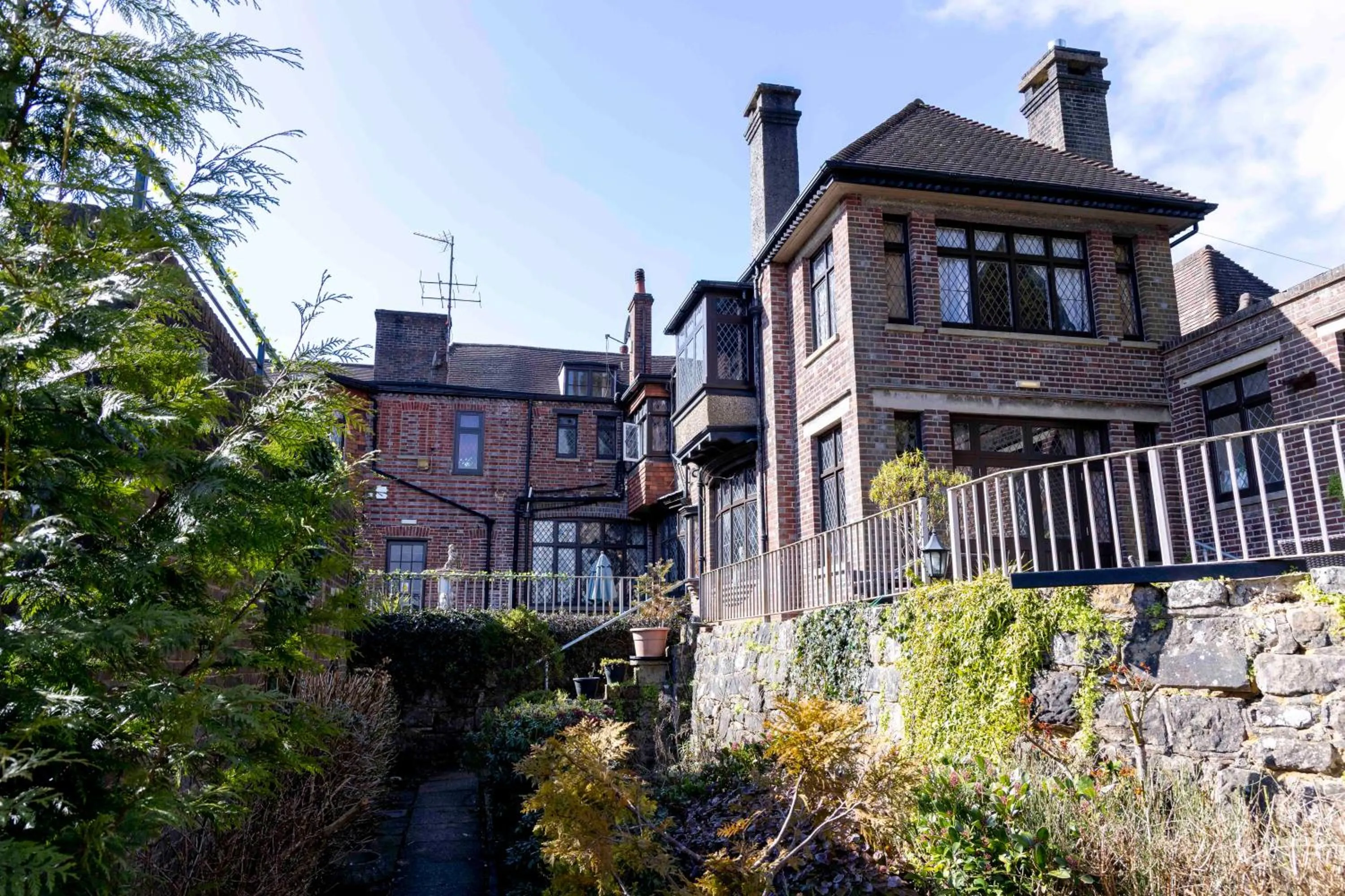 Roebuck by Greene King Inns