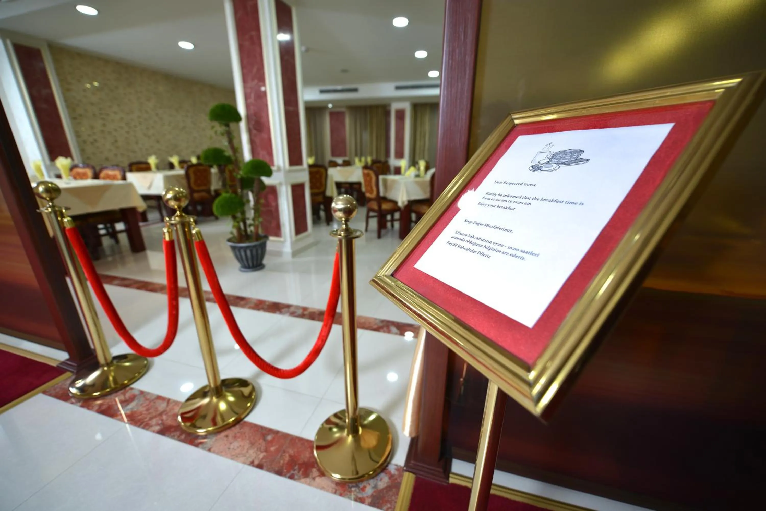 Restaurant/places to eat in Hotel Gold