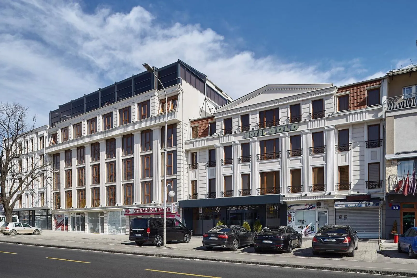 Property building in Hotel Gold