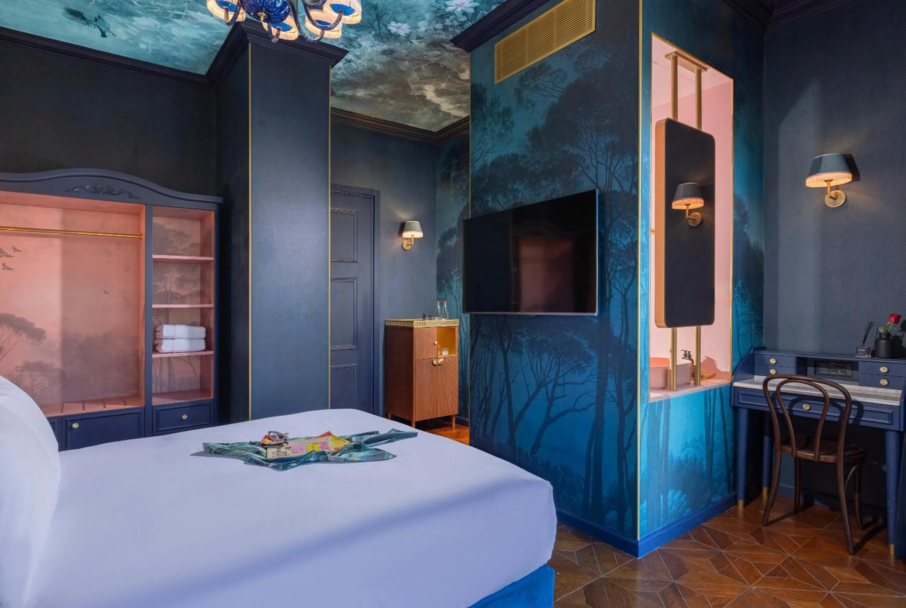 Bedroom, Bed in Play Levontin