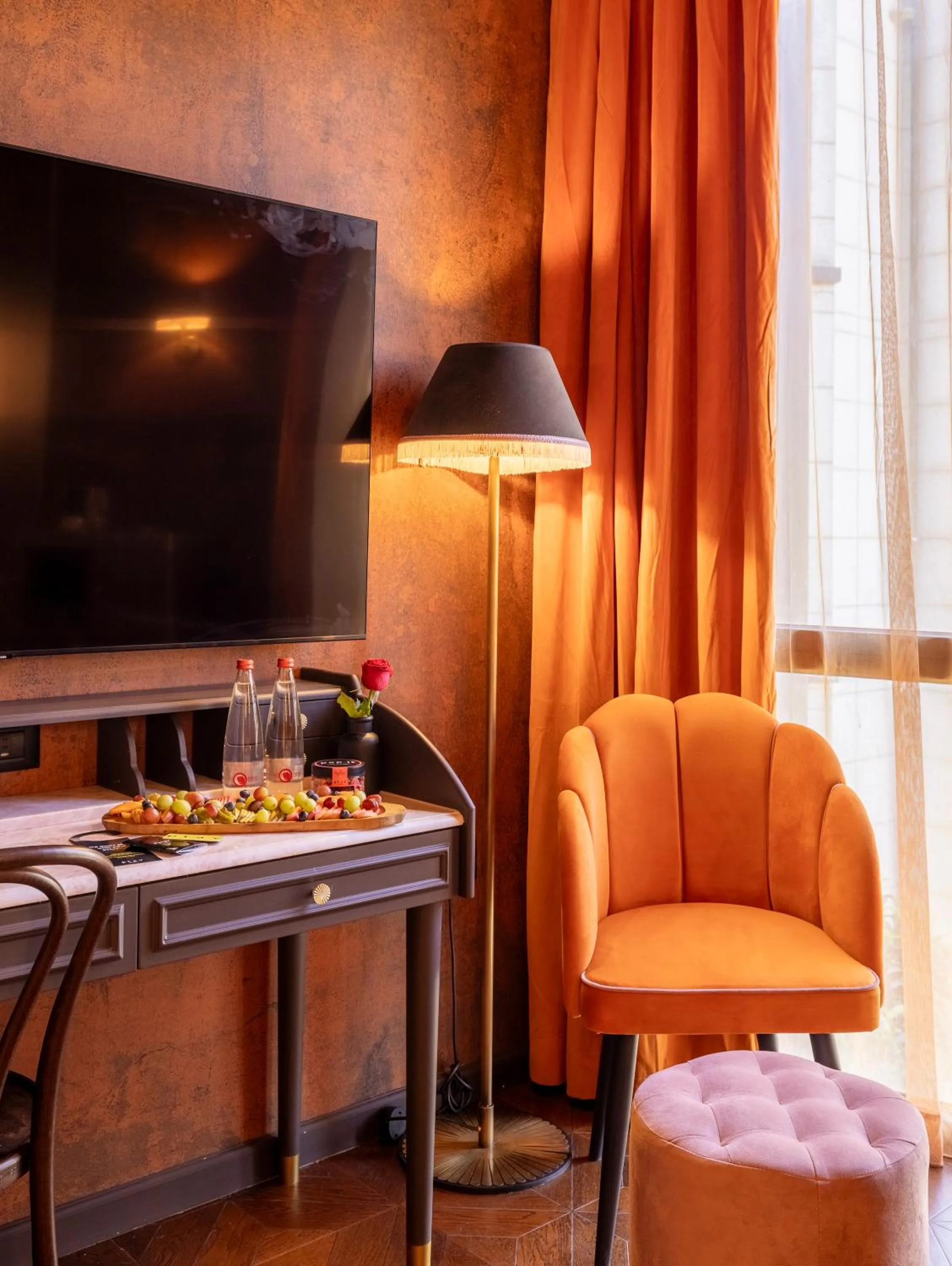 Seating area in Play Levontin