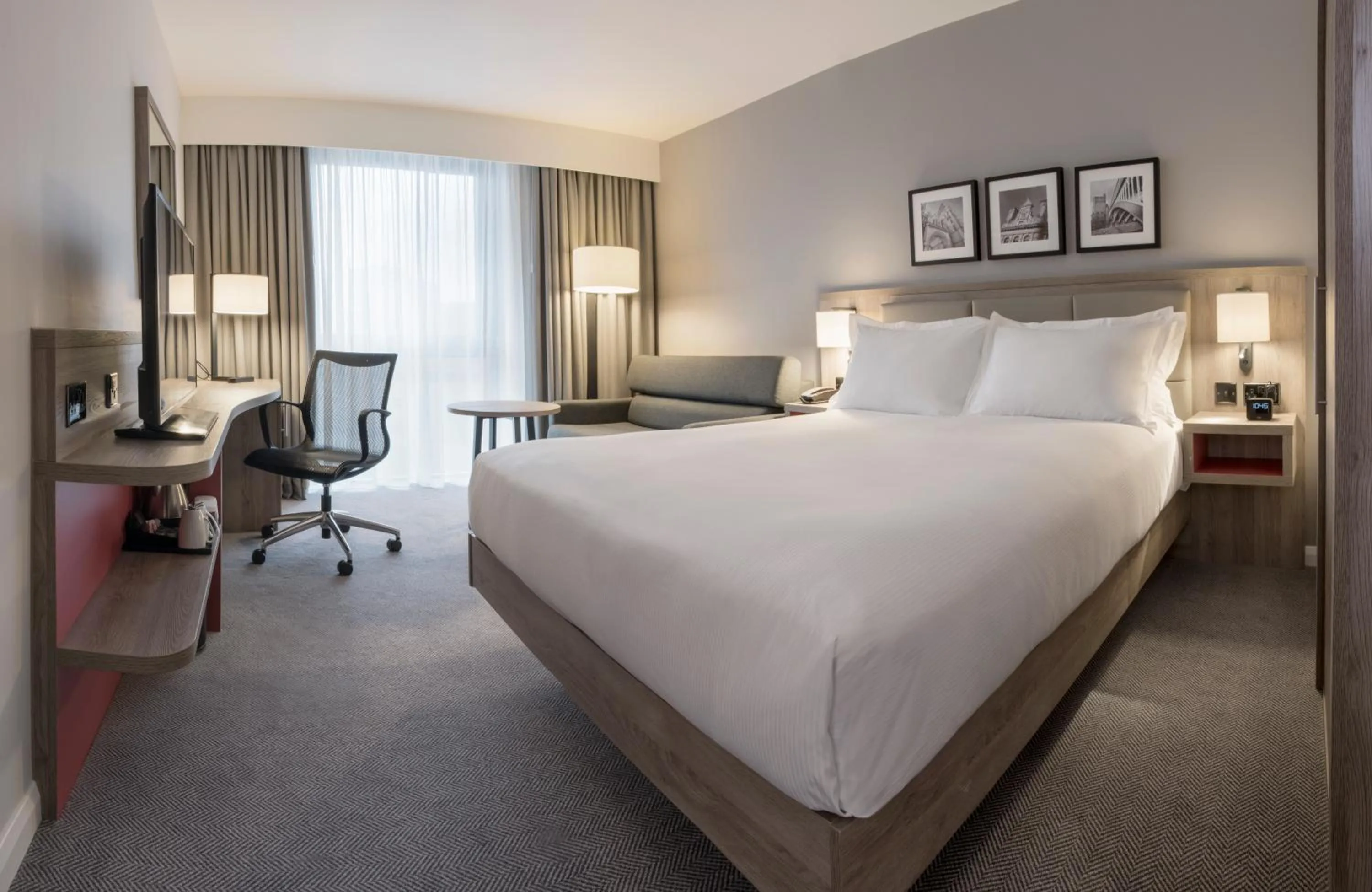 Bedroom, Bed in Hilton Garden Inn Manchester Emirates Old Trafford