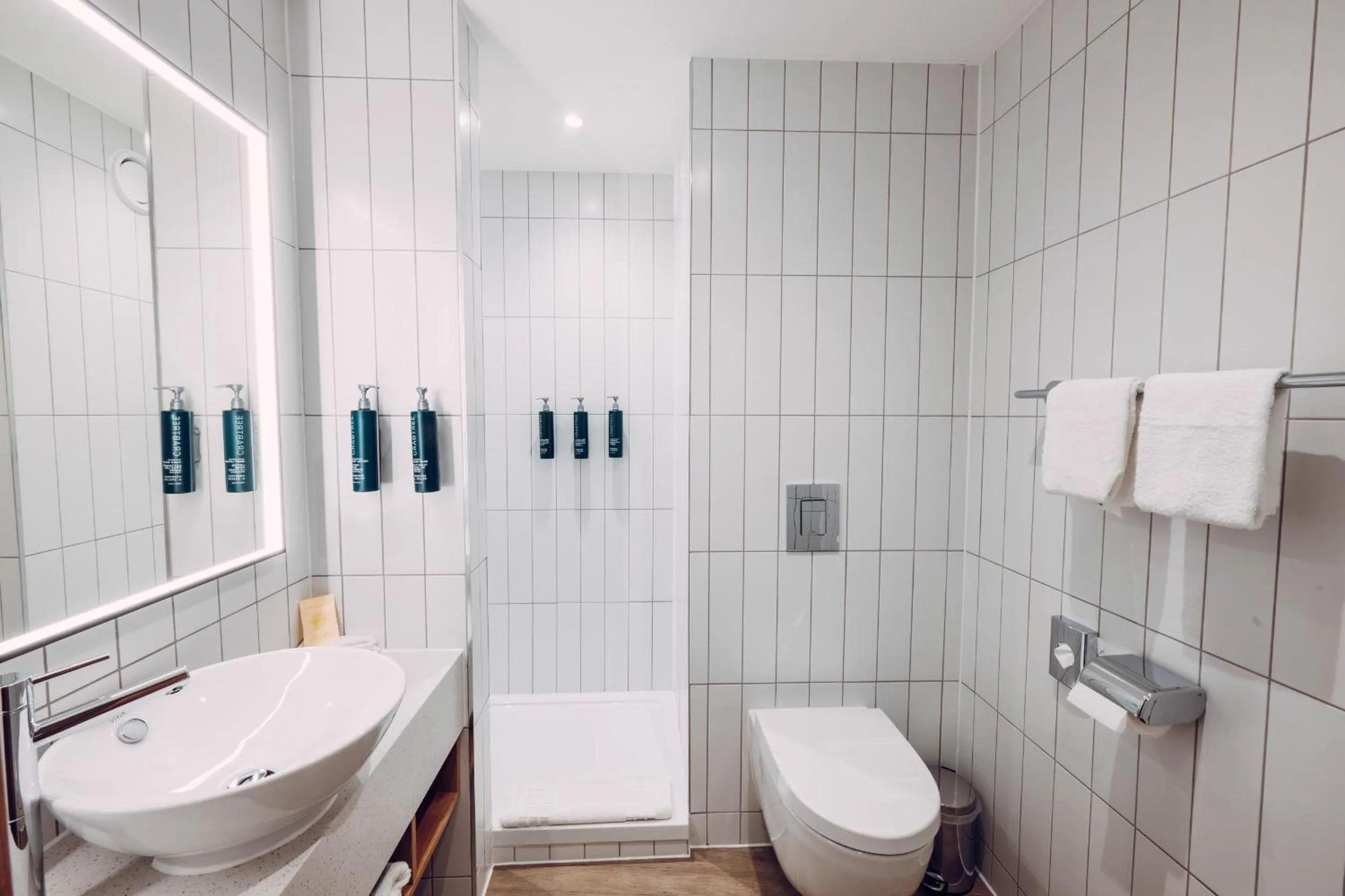 Shower in Hilton Garden Inn Manchester Emirates Old Trafford