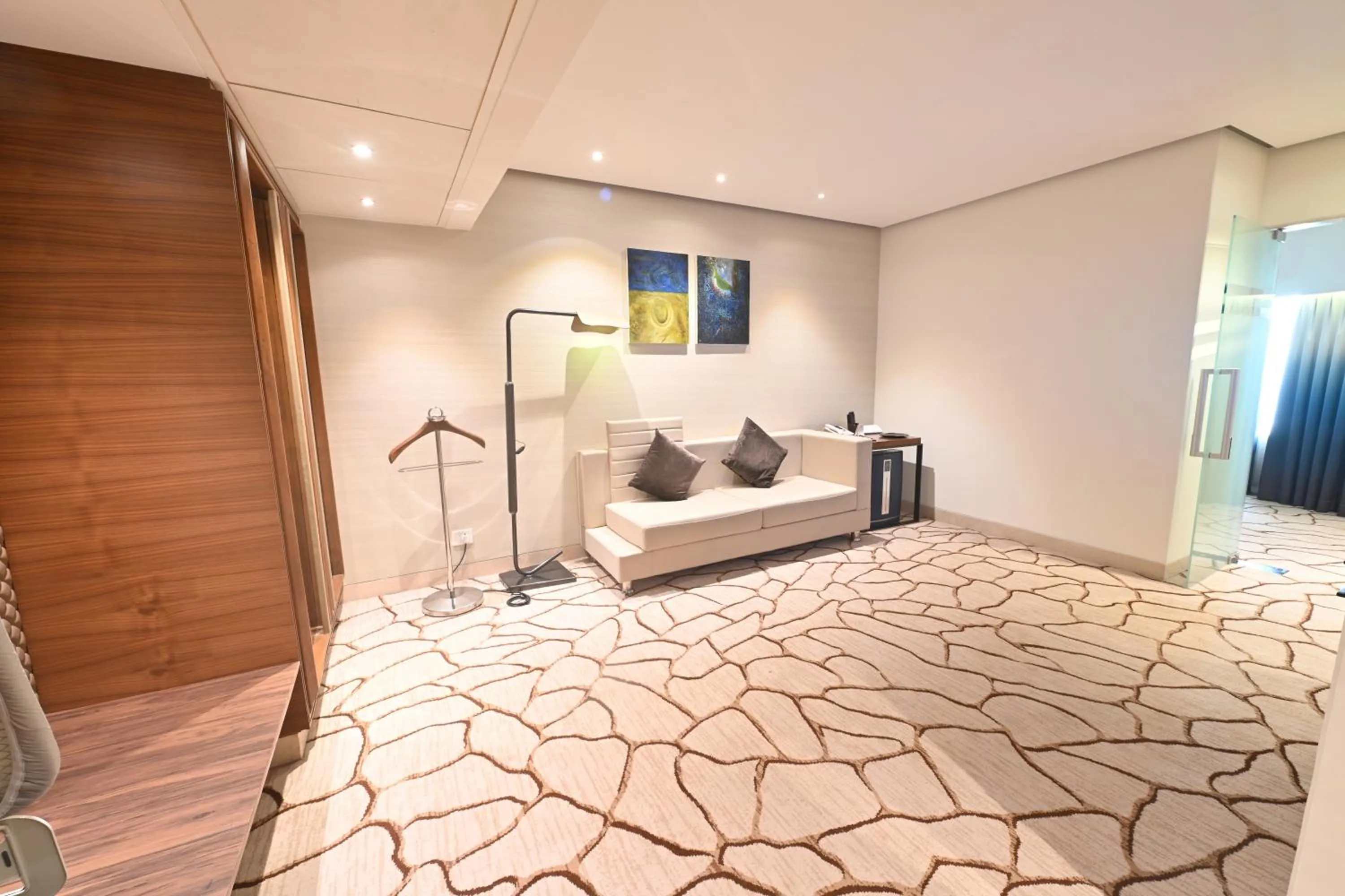 Living room, Bed in Sayaji Indore