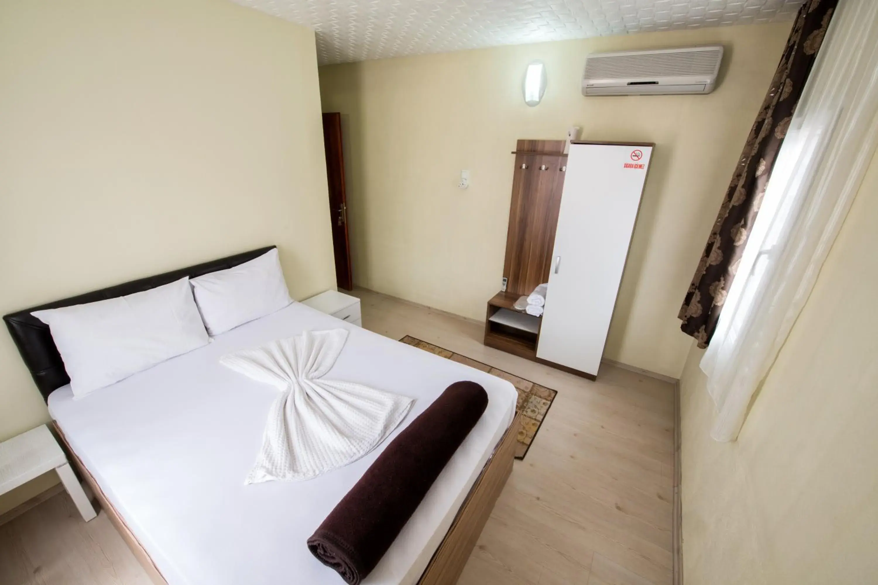 Bed in Yellow Rose Pansiyon Bed in Yellow Rose Pansiyon