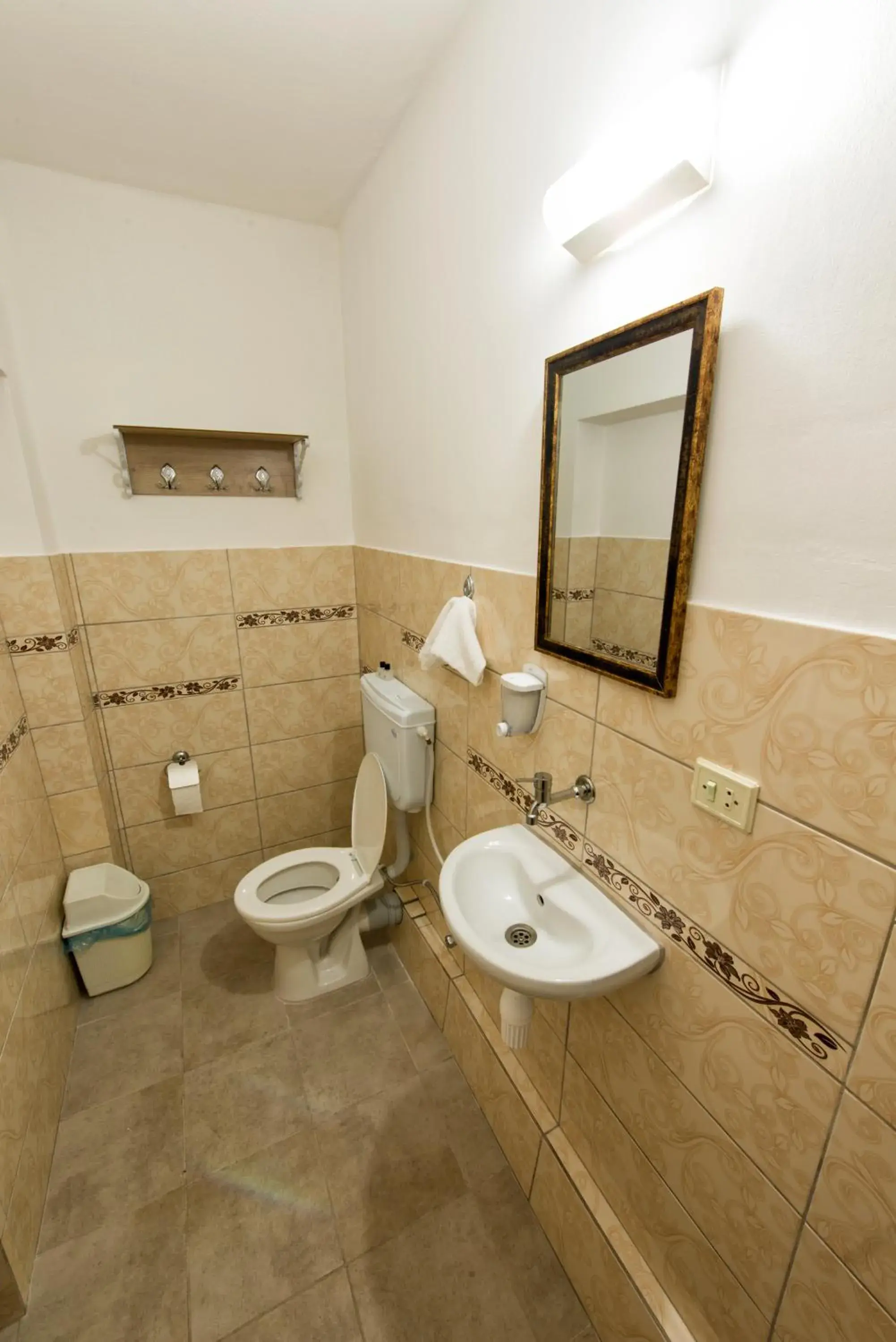 Double or Twin Room with Shower and Air Conditioning in Yellow Rose Pansiyon Double or Twin Room with Shower and Air Conditioning in Yellow Rose Pansiyon