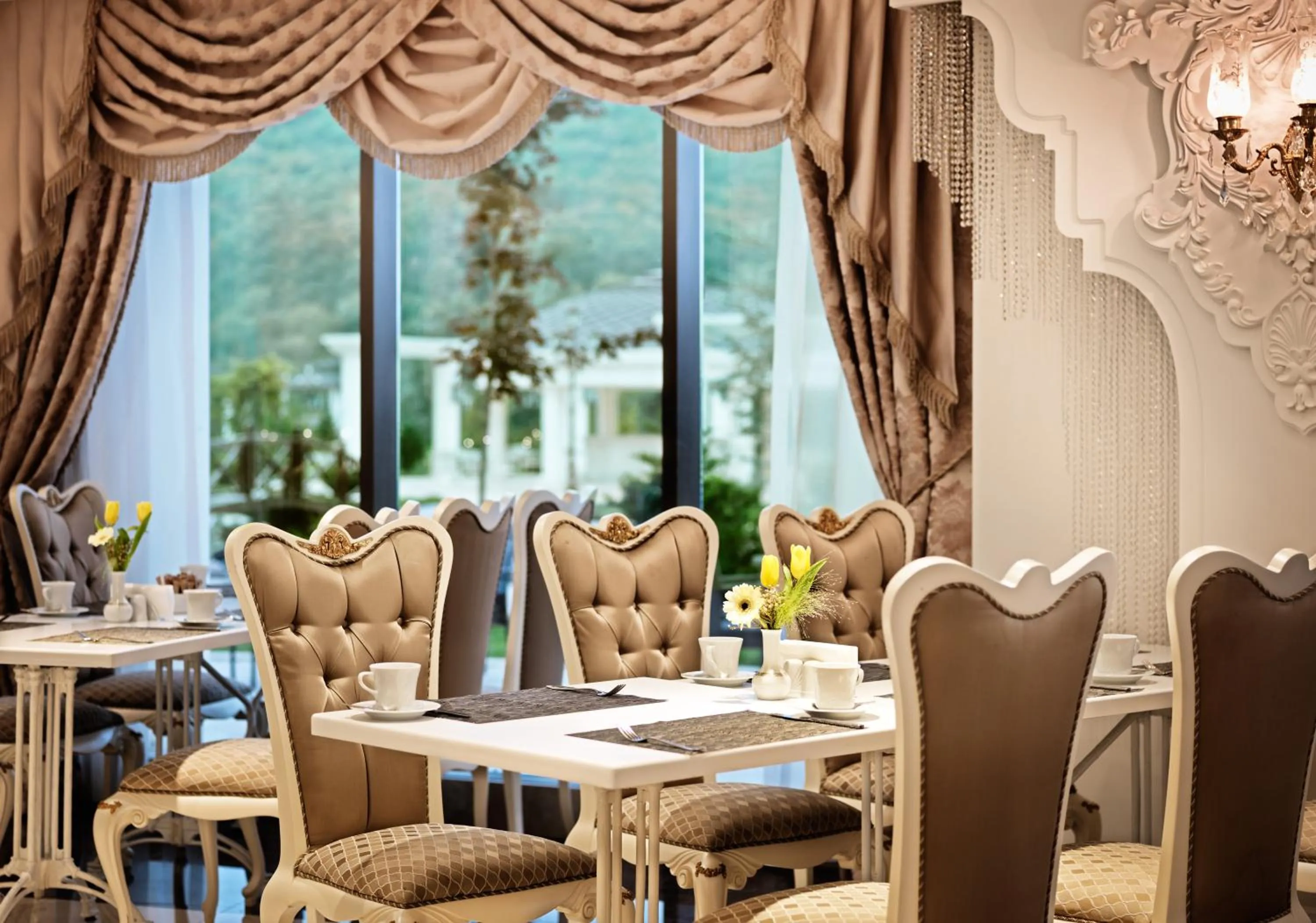 Restaurant/places to eat in Shamakhi Palace Sharadil