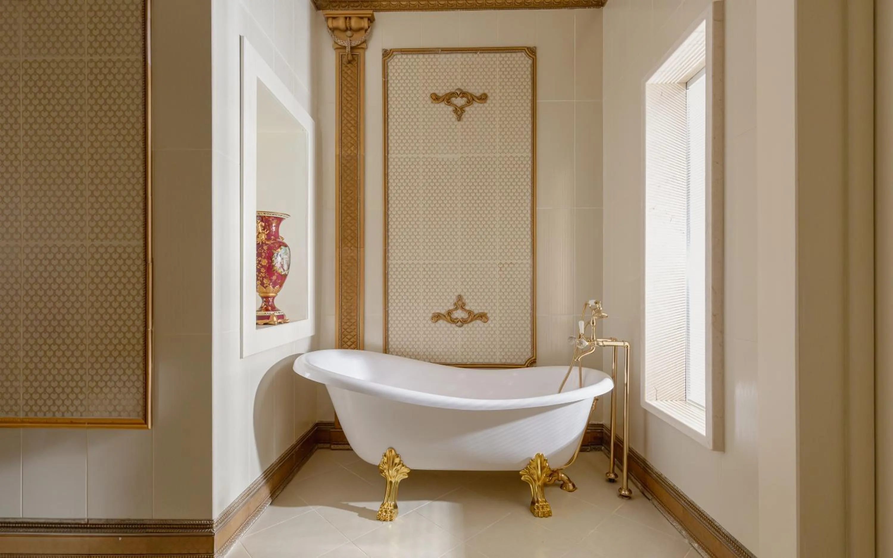 Bathroom in Shamakhi Palace Sharadil