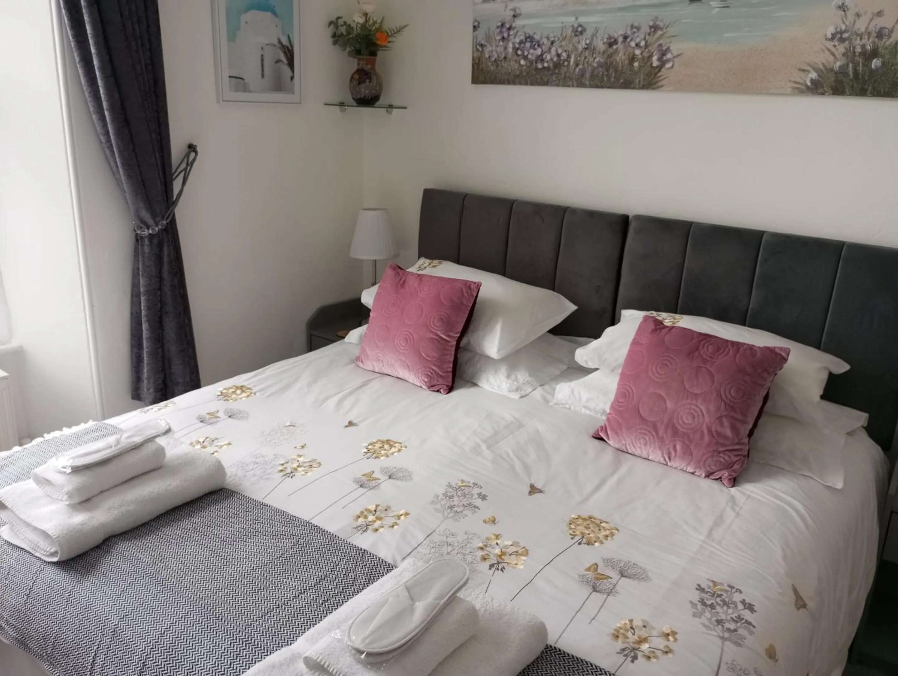 Bedroom, Bed in The Garway