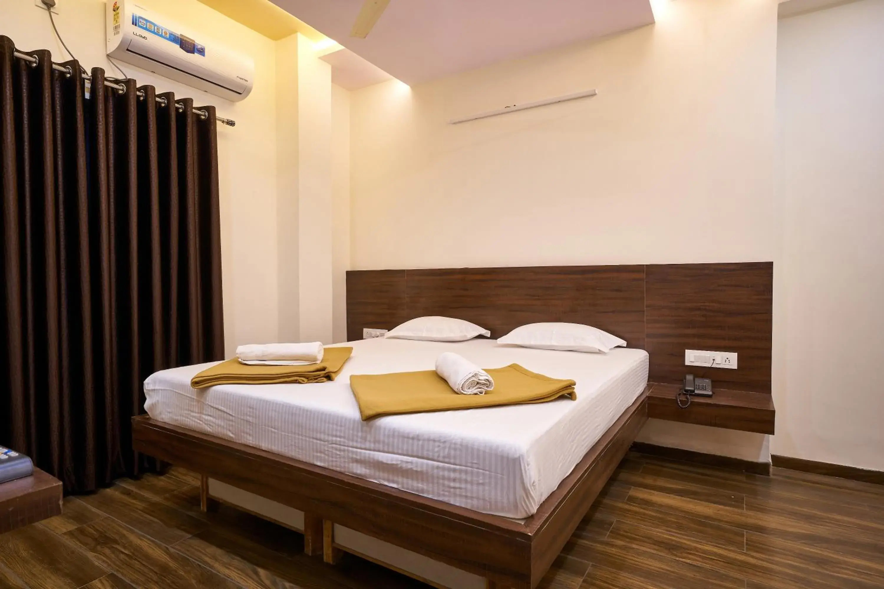 Bedroom in Hotel Ranjan Deluxe Bedroom in Hotel Ranjan Deluxe