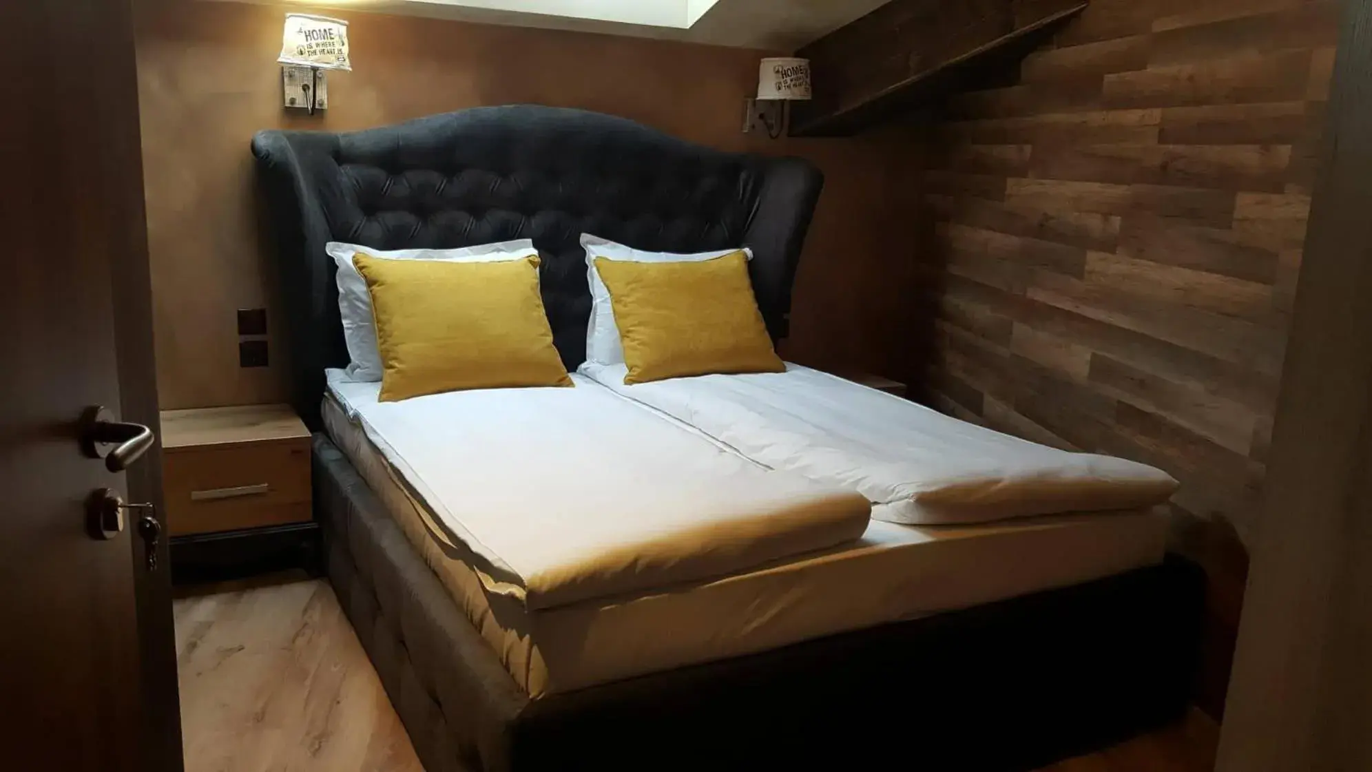 Deluxe Double Room in Jorela Family Hotel Deluxe Double Room in Jorela Family Hotel