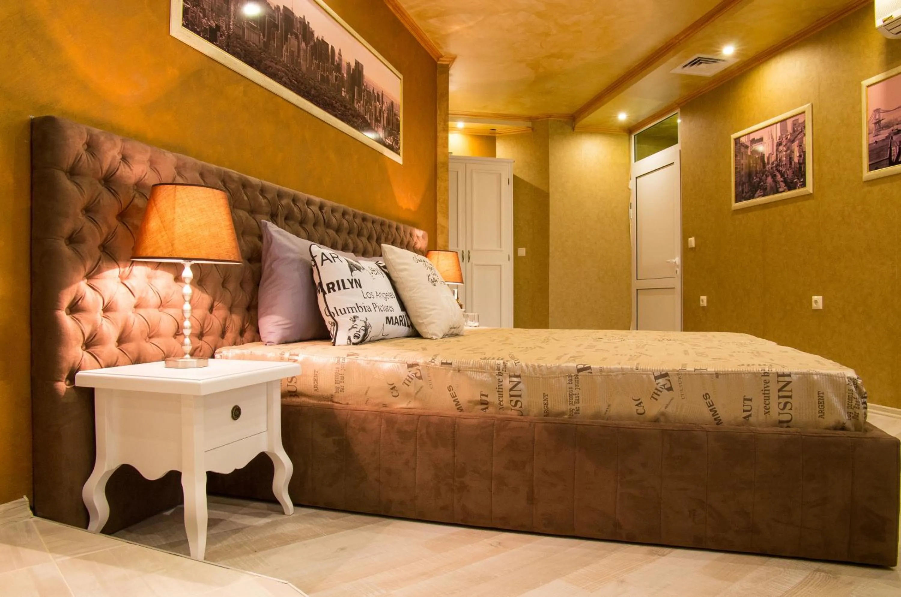 Bed in Jorela Family Hotel