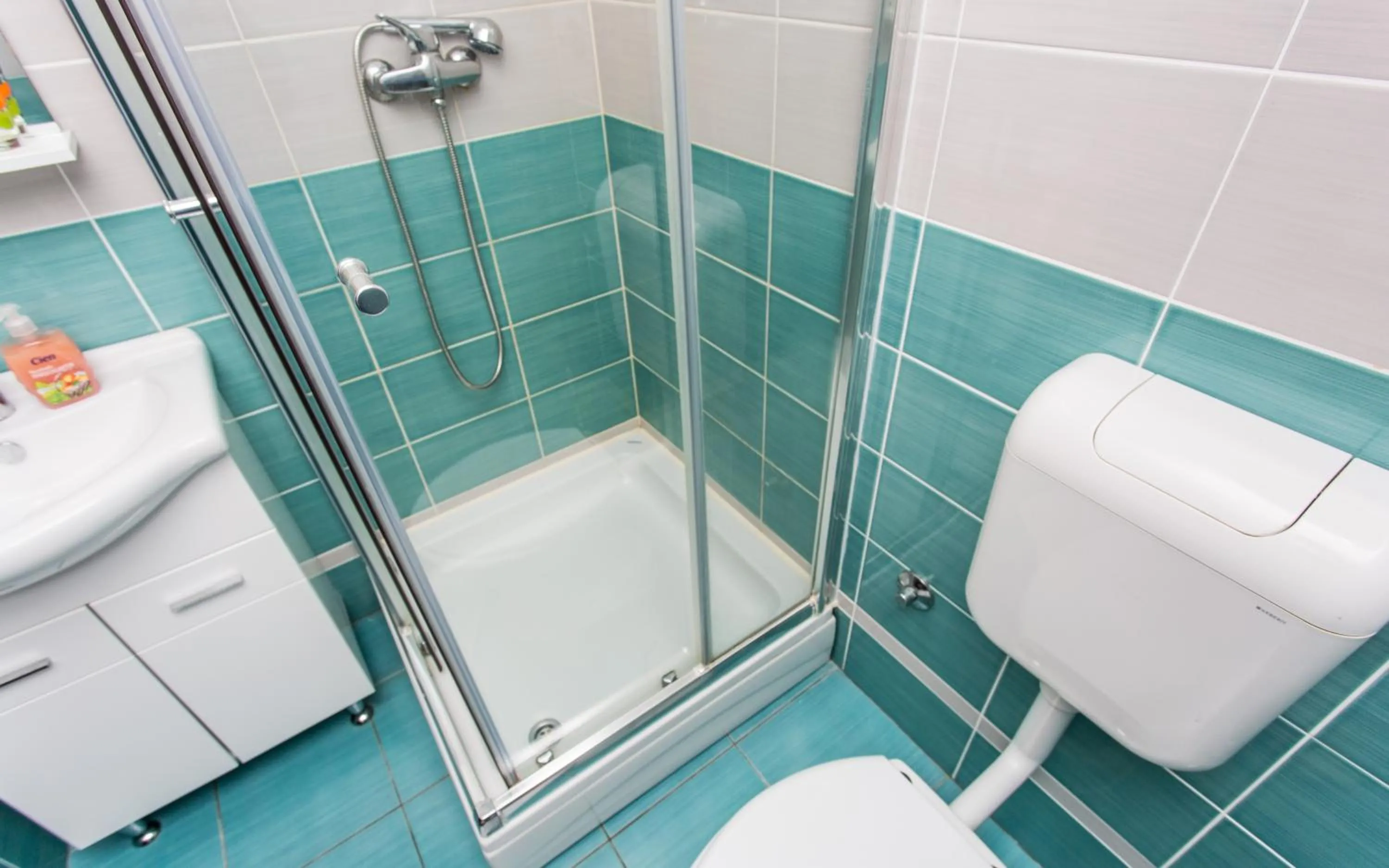 Shower in Apartment Kricin
