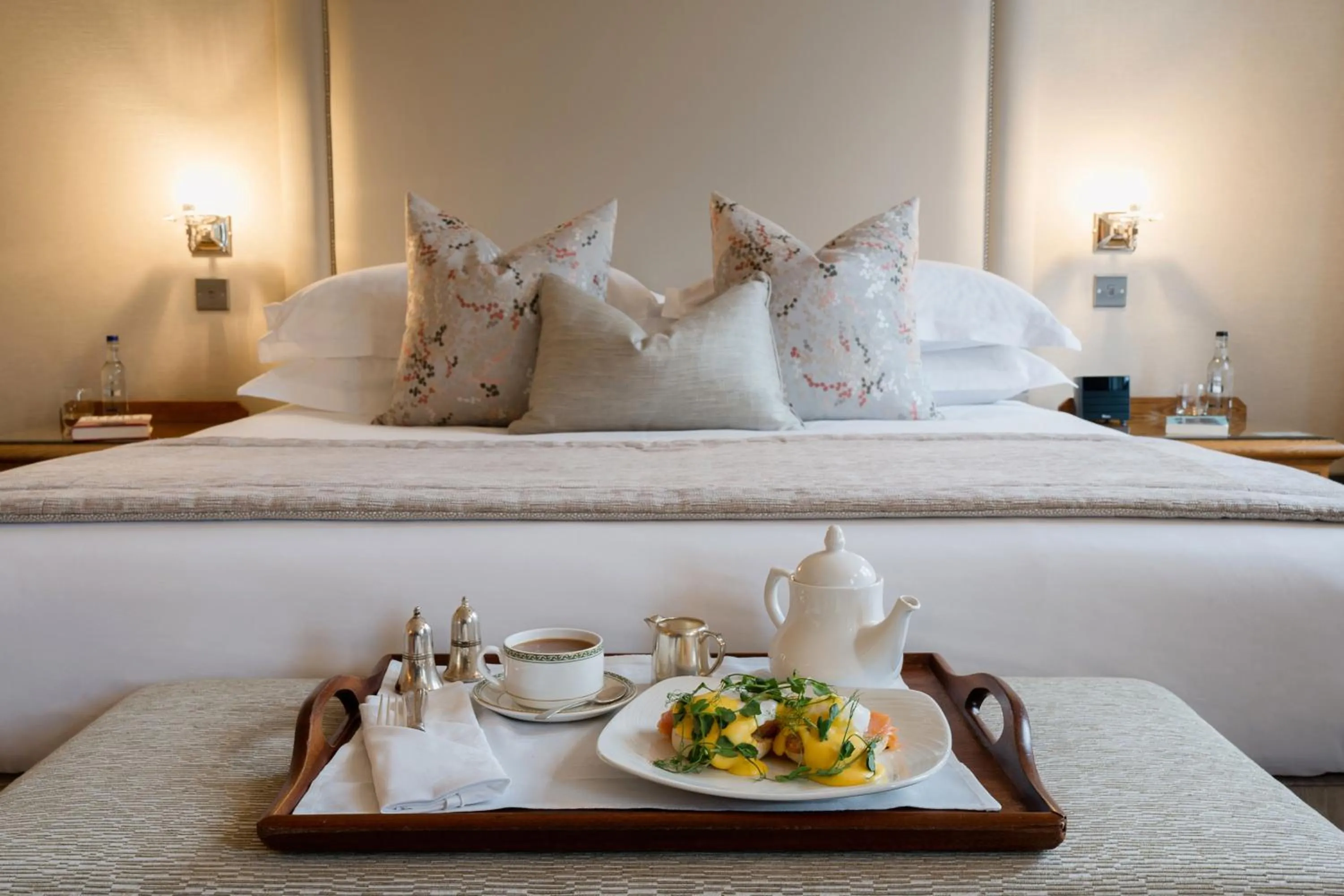 Bed in Ashdown Park Hotel