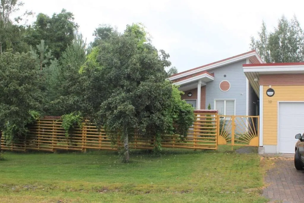 Omakotitalo 4-6 hengelle - House